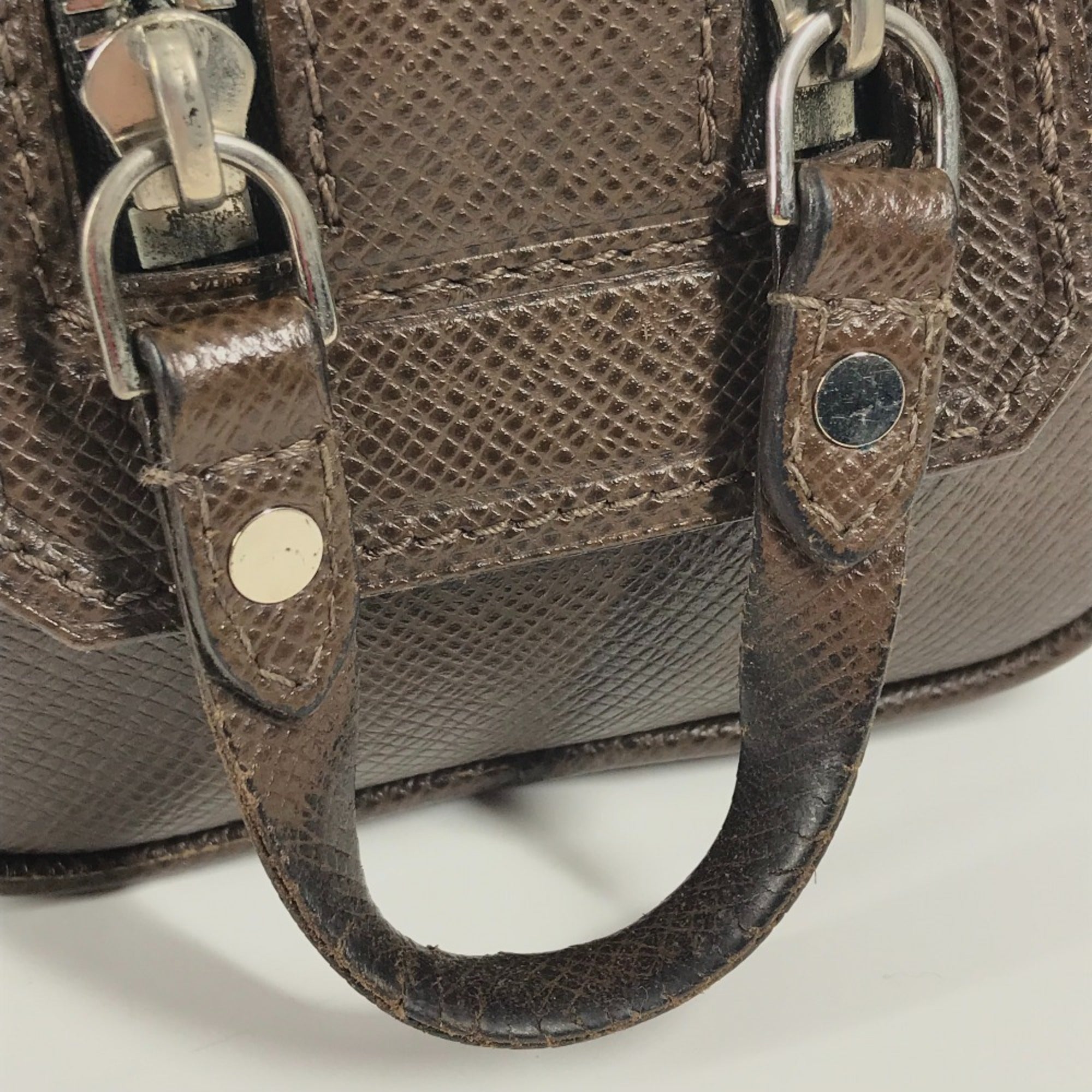 Louis Vuitton Brown Grizzly Taiga Leather Pouch (Pre-Owned)