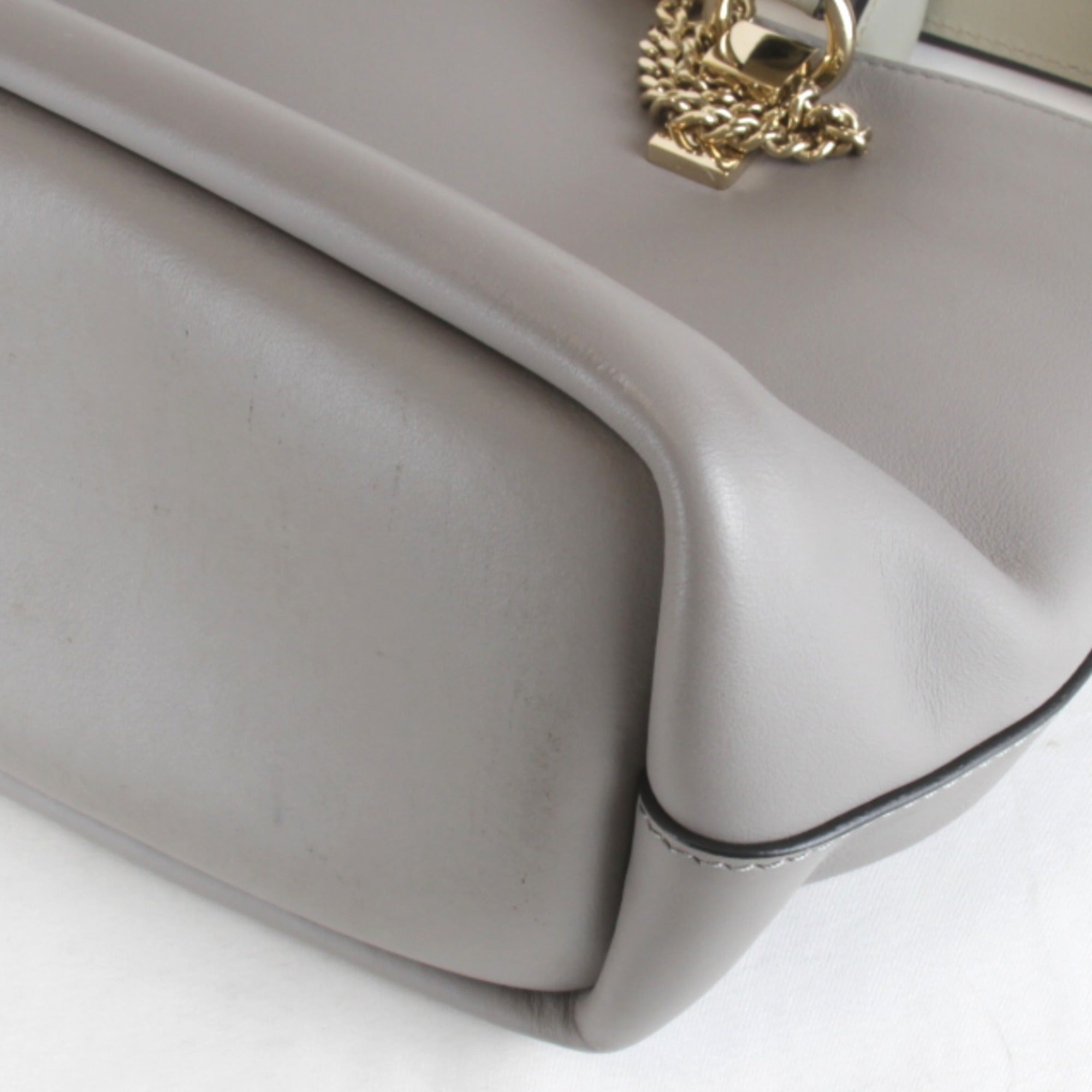Chloé Gray Leather Handbag (Pre-Owned)