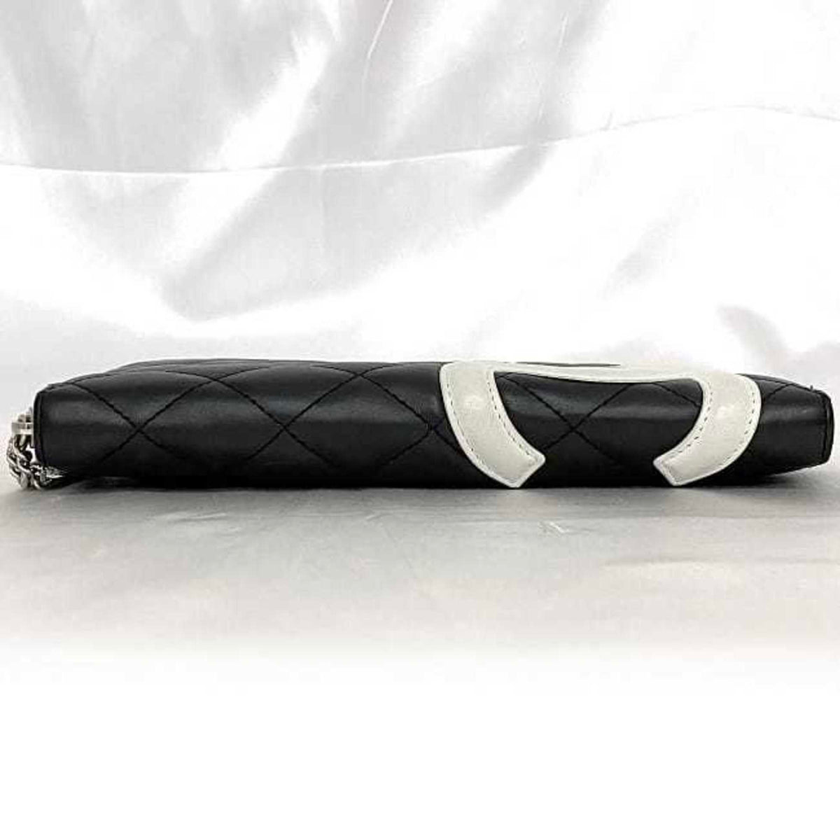 Chanel Black White Leather Long Wallet (Bi-Fold) (Pre-Owned)