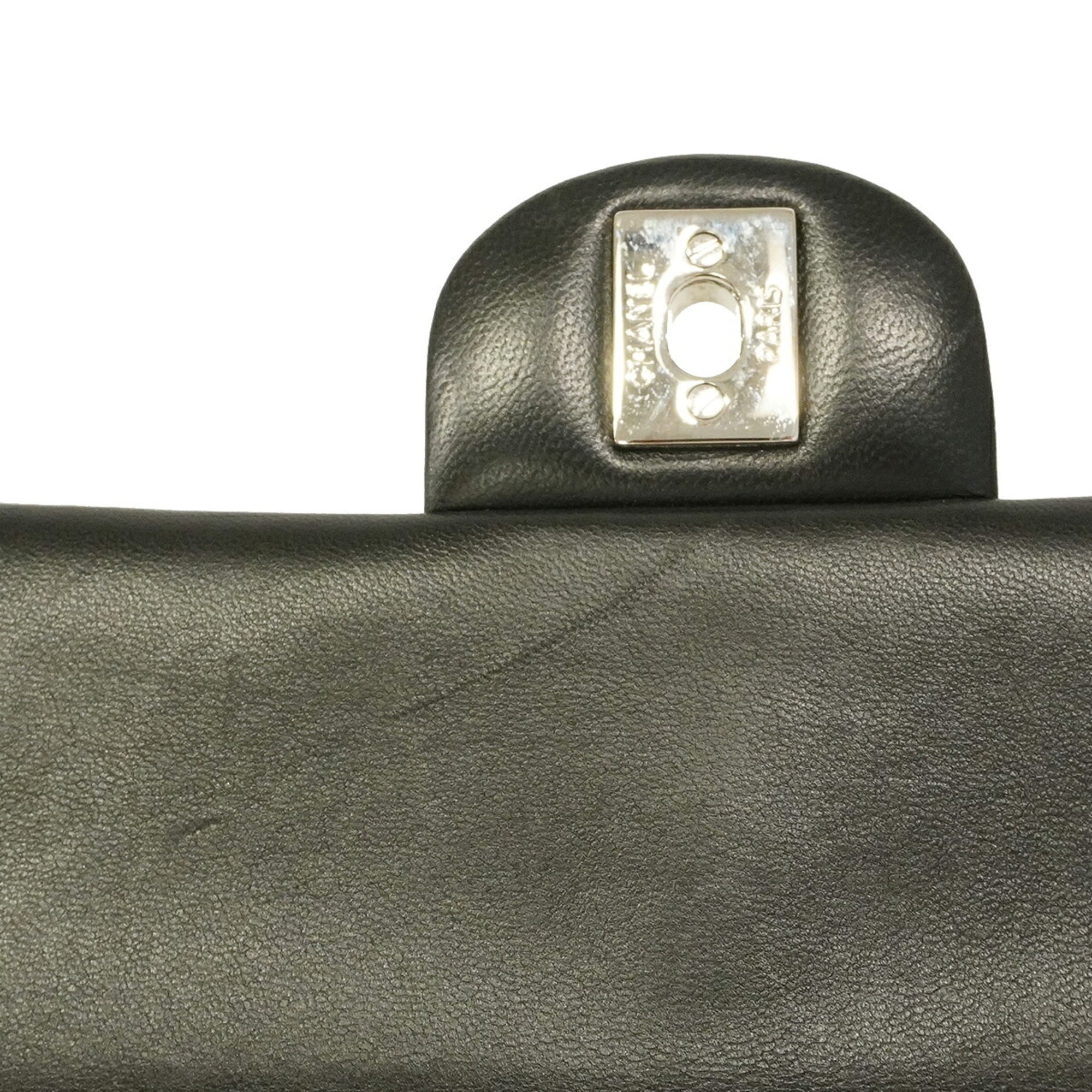 Chanel Black Leather Shoulder Bag (Pre-Owned)