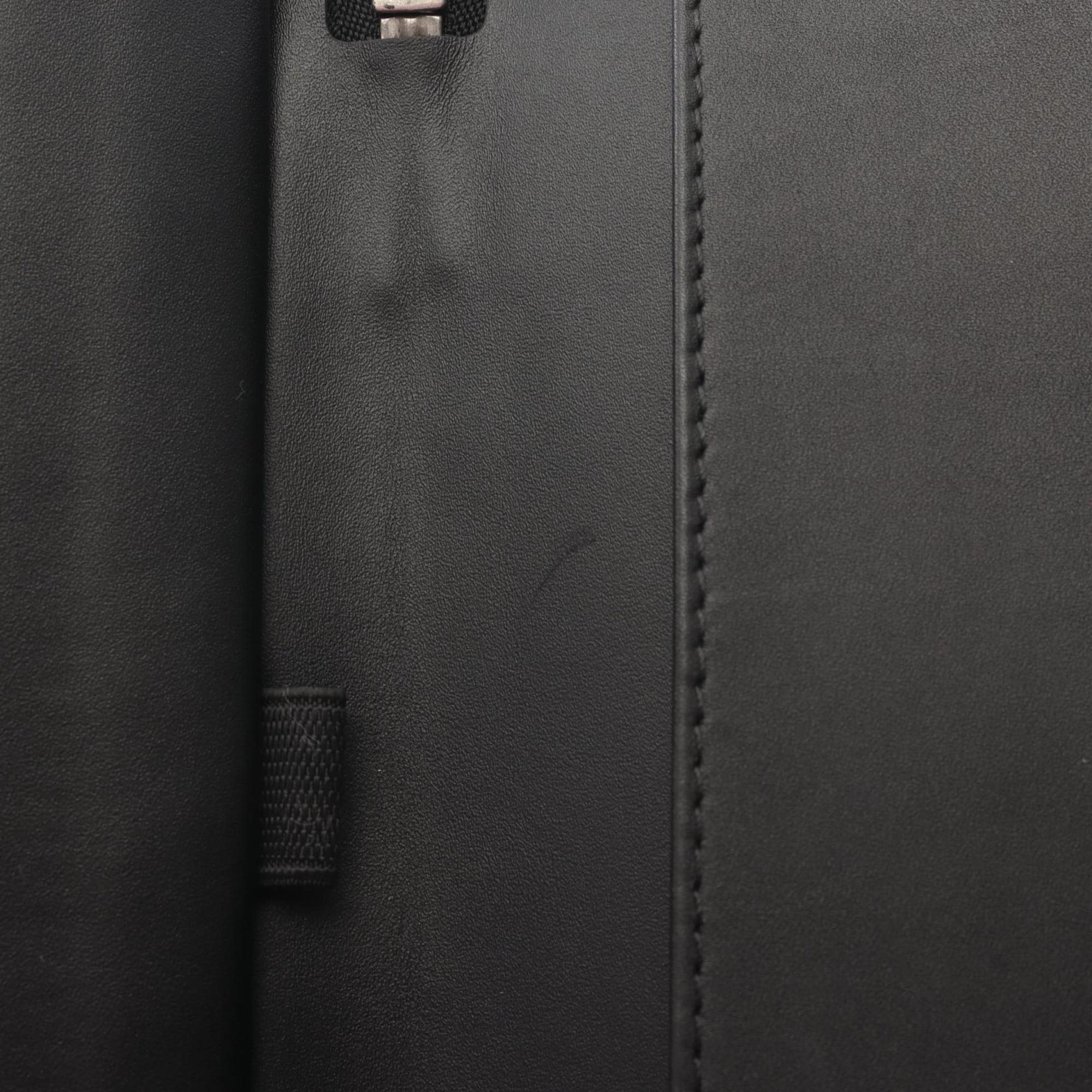Louis Vuitton Black Leather Long Wallet (Bi-Fold) (Pre-Owned)