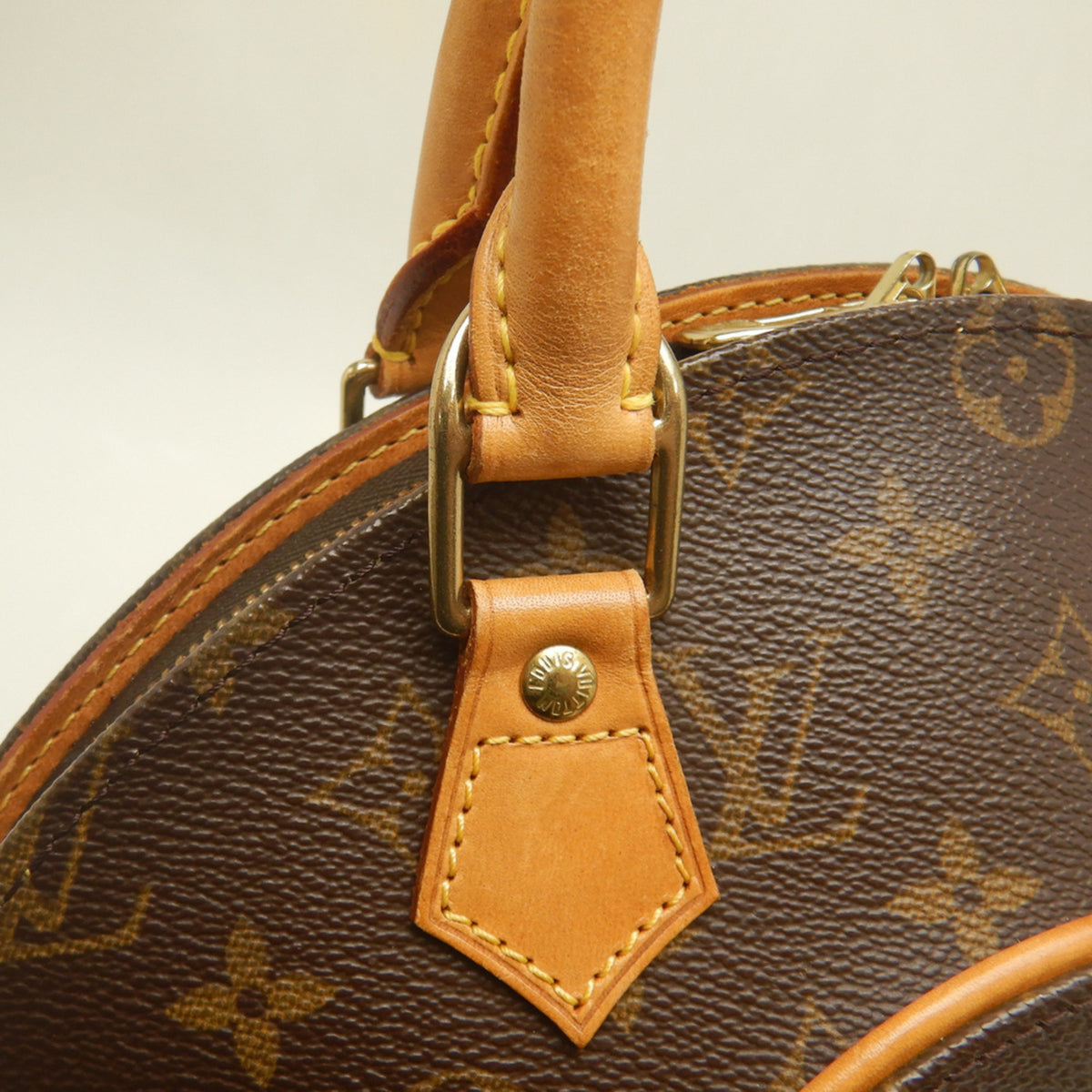 Louis Vuitton Brown Monogram Monogram Canvas Handbag (Pre-Owned)