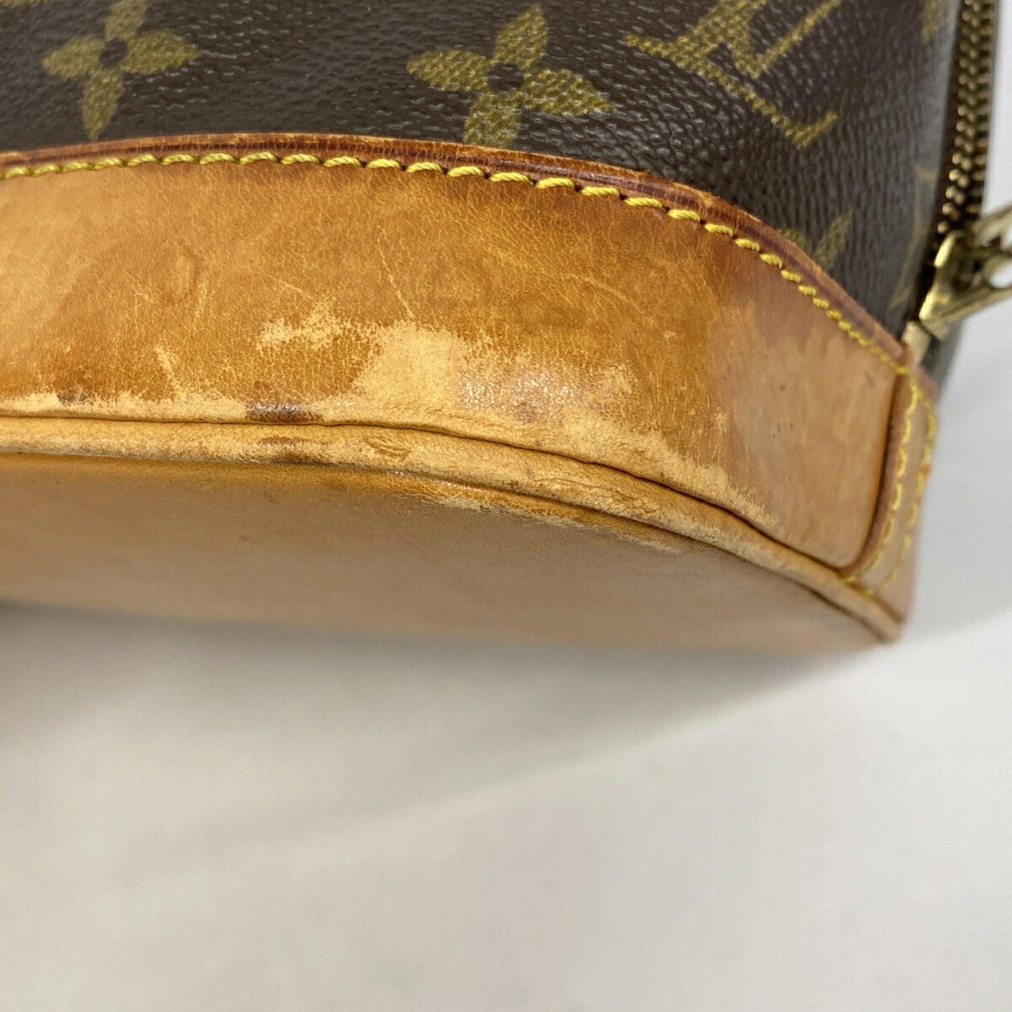 Louis Vuitton Brown Handbag (Pre-Owned)