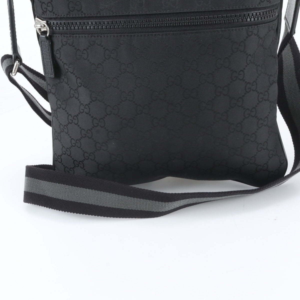 Gucci Black Leather Nylon Messenger Bag Shoulder Bag (Pre-Owned)