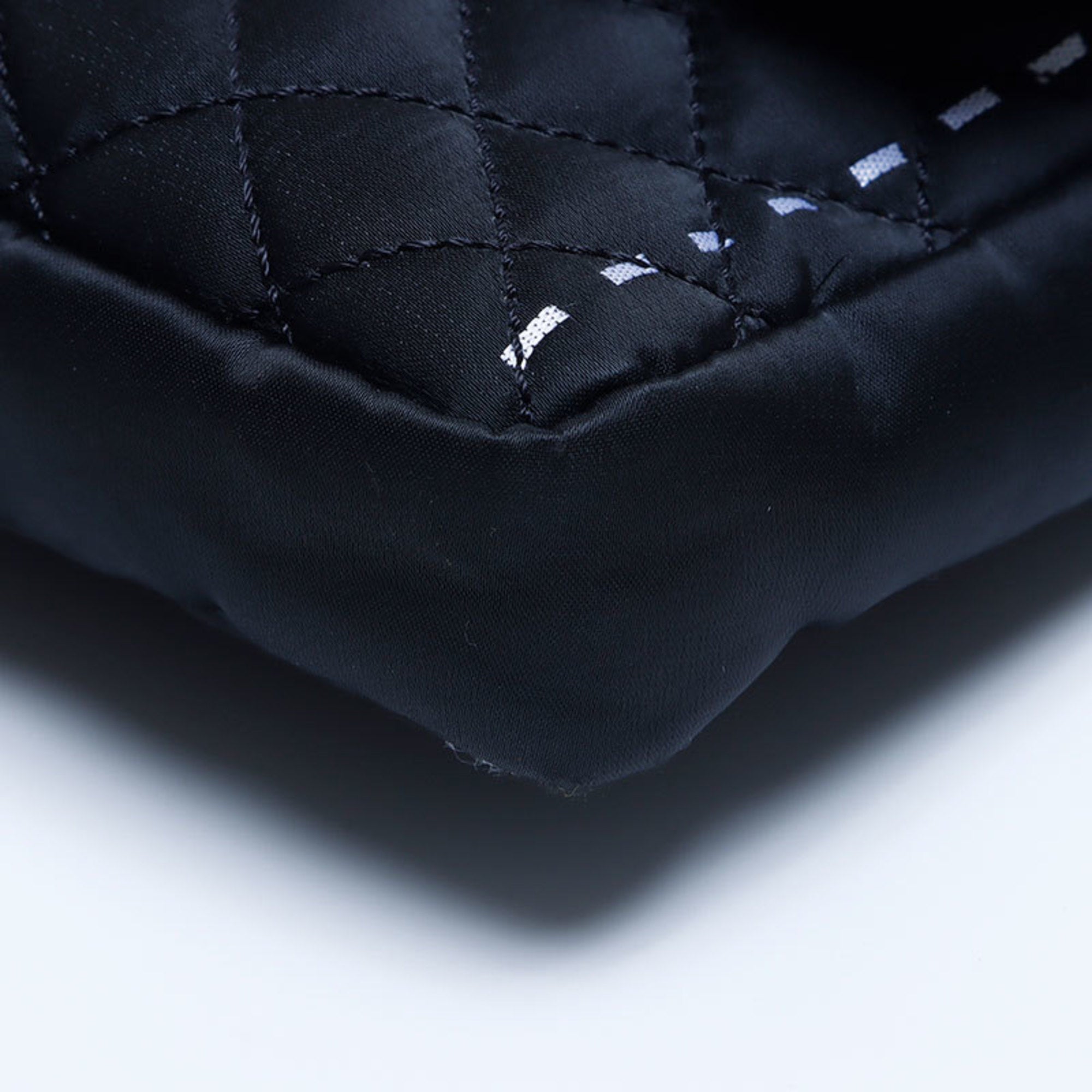 Chanel Black Shoulder Bag (Pre-Owned)