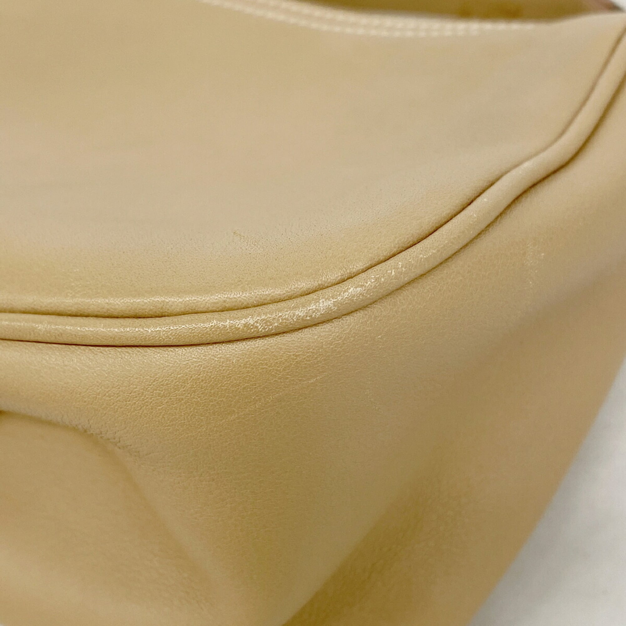 Salvatore Ferragamo Light Brown Leather Handbag (Pre-Owned)