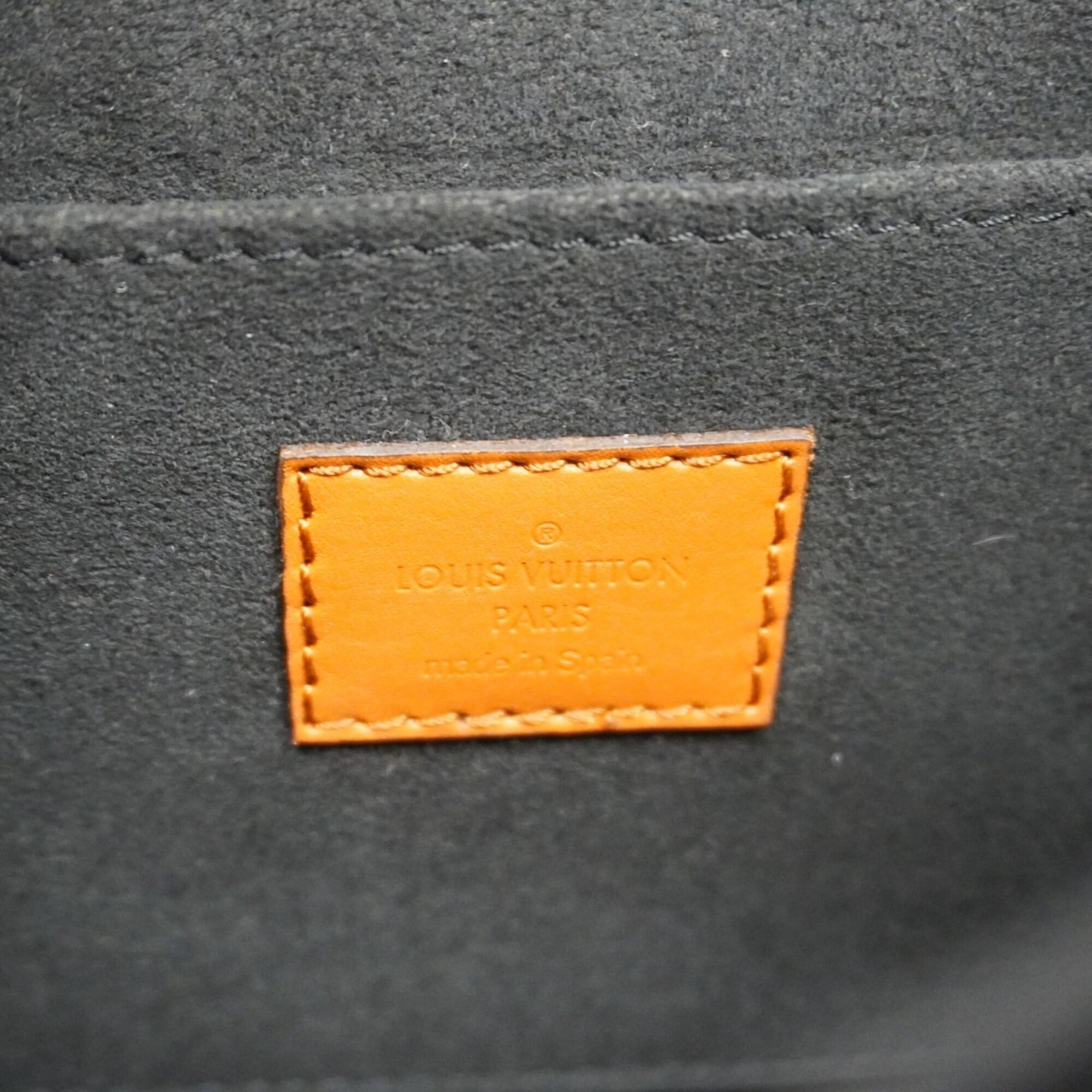 Louis Vuitton Brown Shoulder Bag (Pre-Owned)