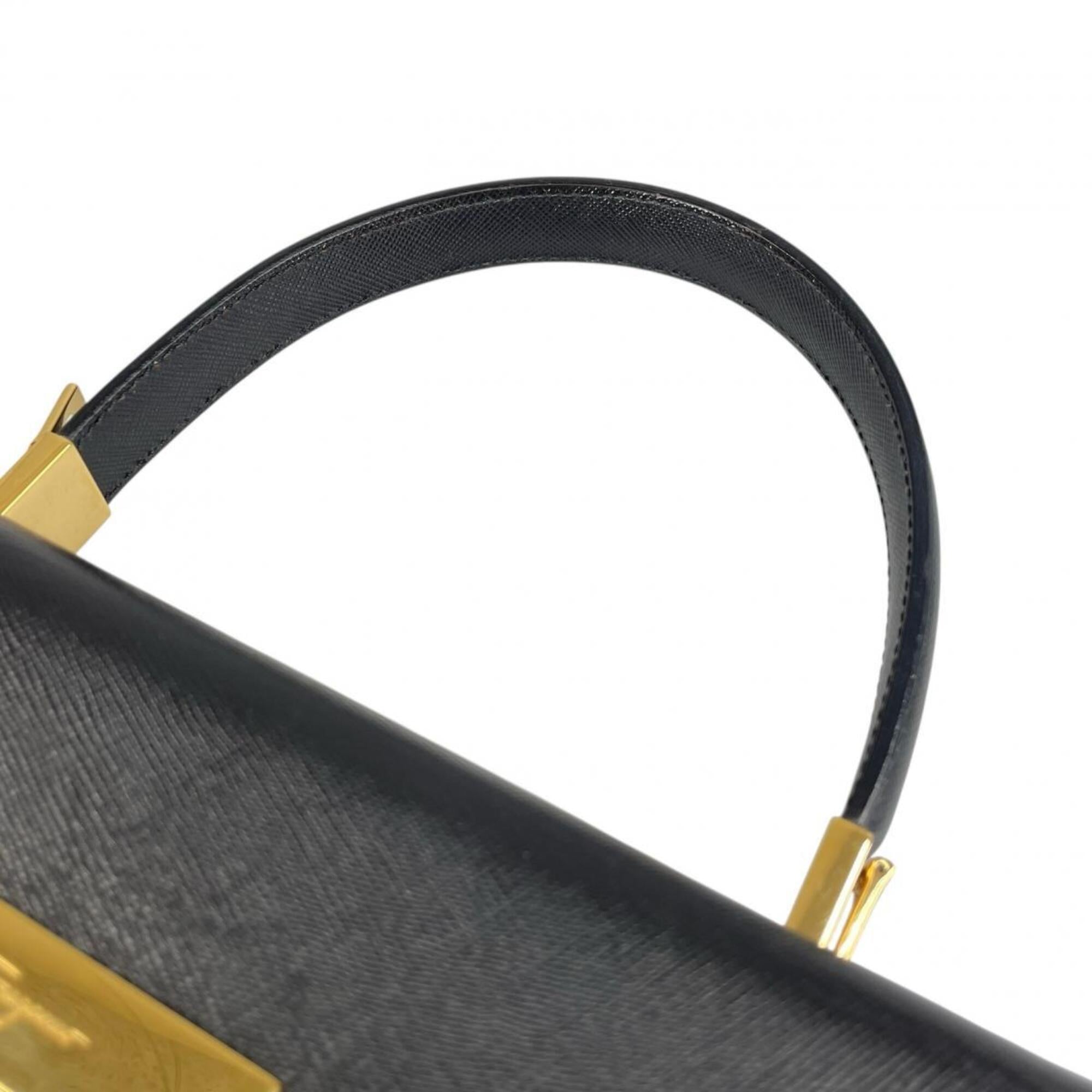 Salvatore Ferragamo Black Leather Handbag Shoulder Bag (Pre-Owned)