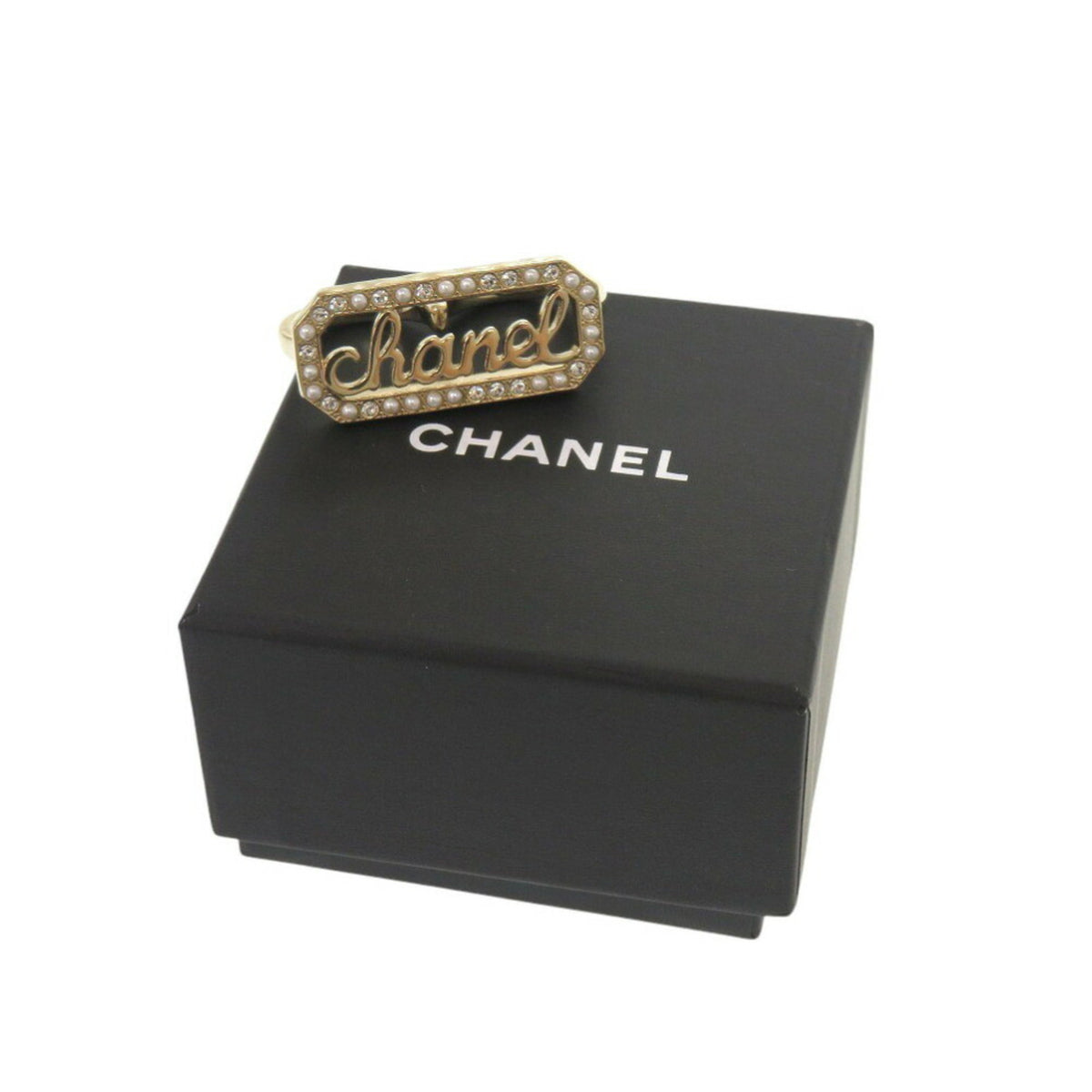Chanel Gold Artificial Pearl Metal Band Ring (Pre-Owned)