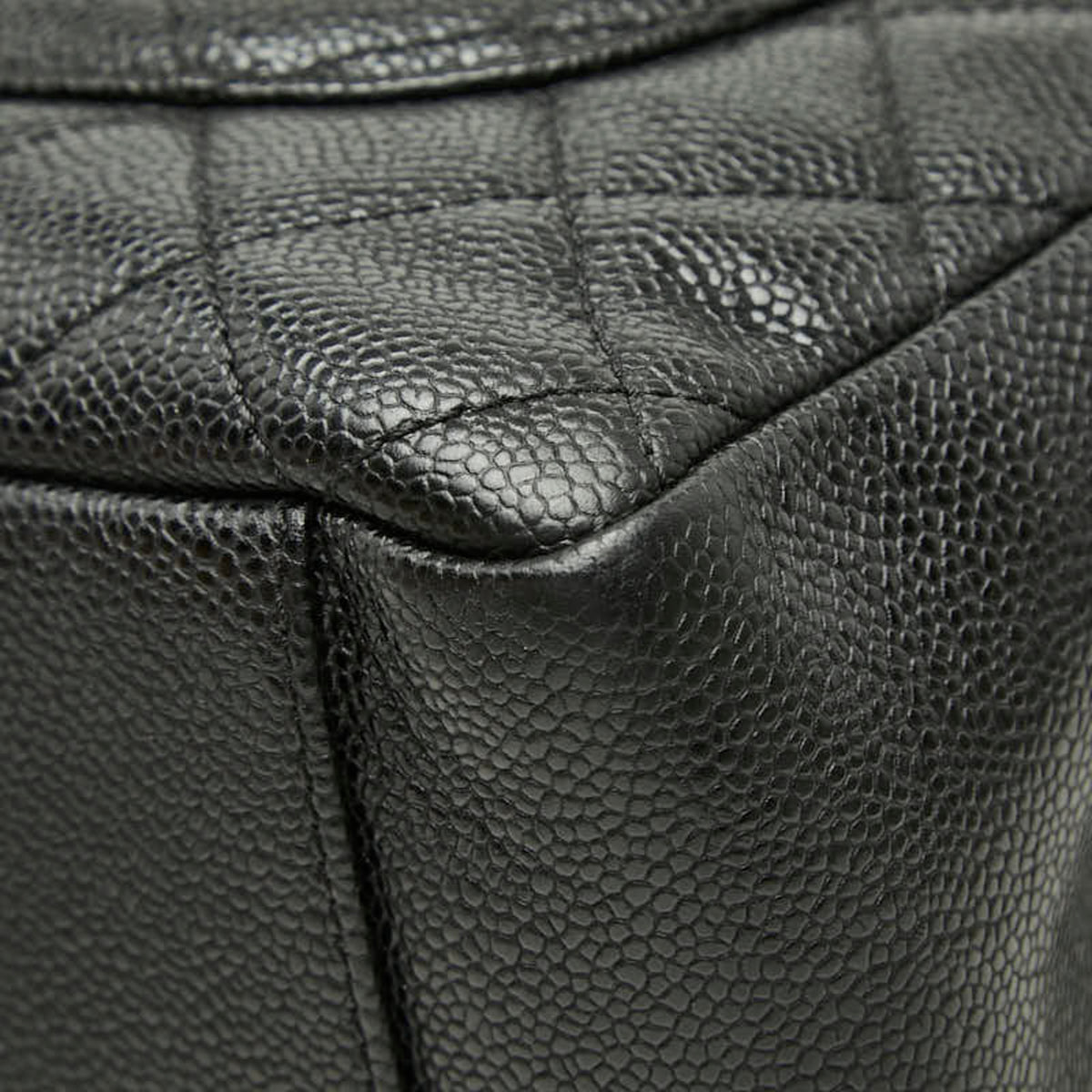 Chanel Black Grained Calfskin Shoulder Bag (Pre-Owned)