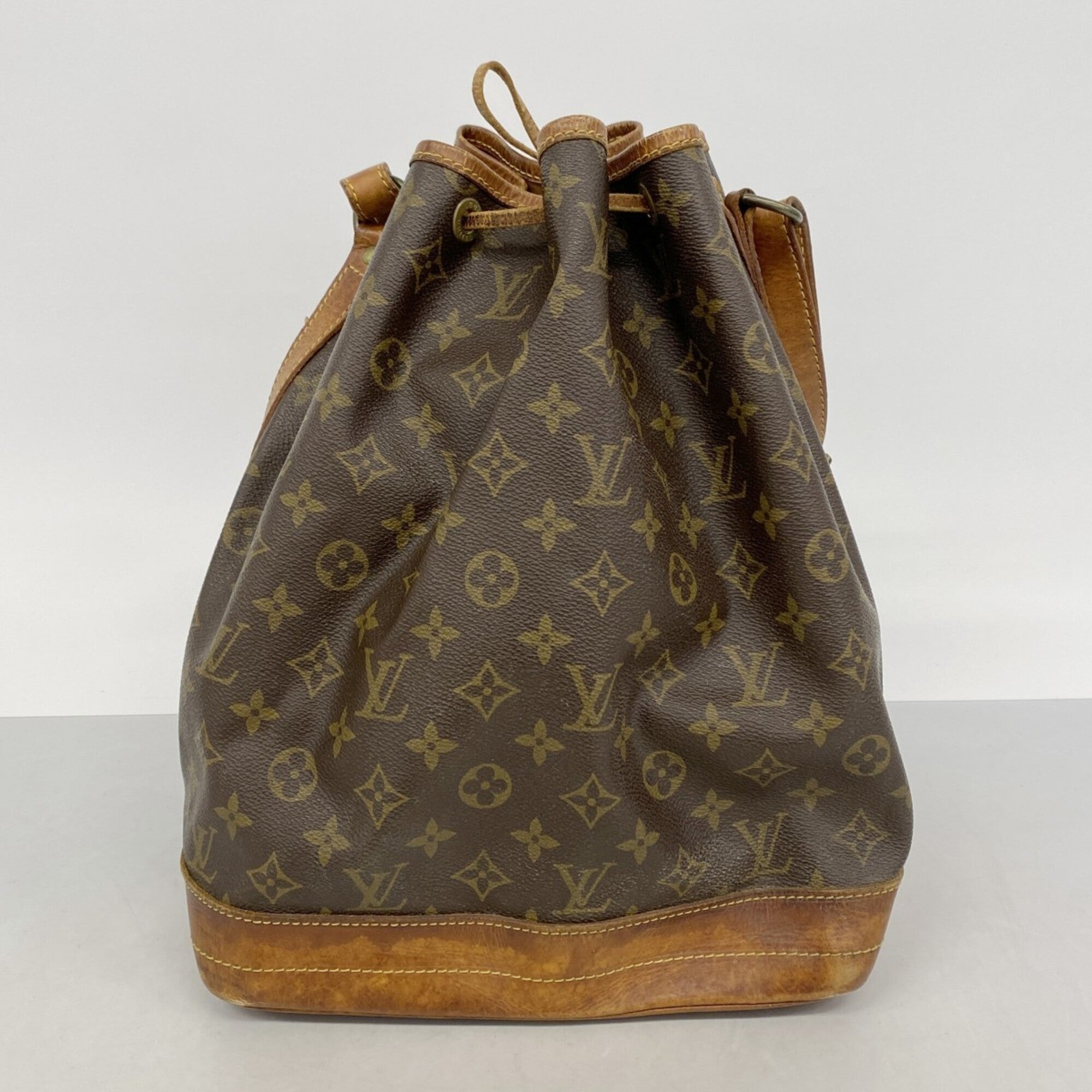 Louis Vuitton Brown Shoulder Bag (Pre-Owned)
