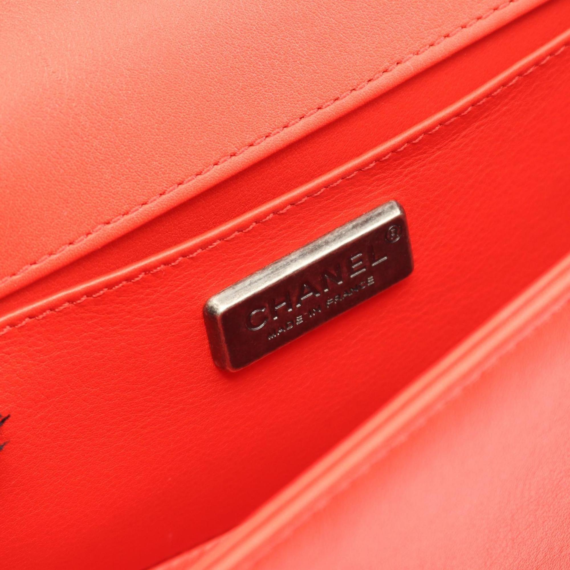 Chanel Red Color Leather Shoulder Bag (Pre-Owned)