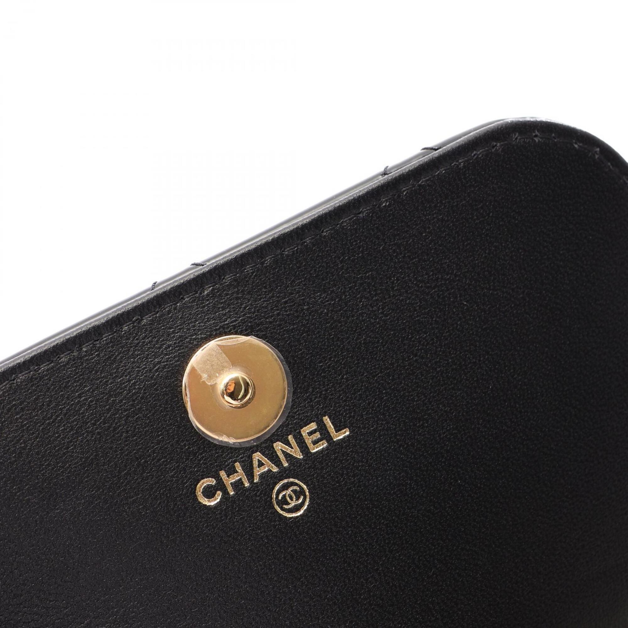 Chanel Black Patent Leather Handbag Shoulder Bag (Pre-Owned)