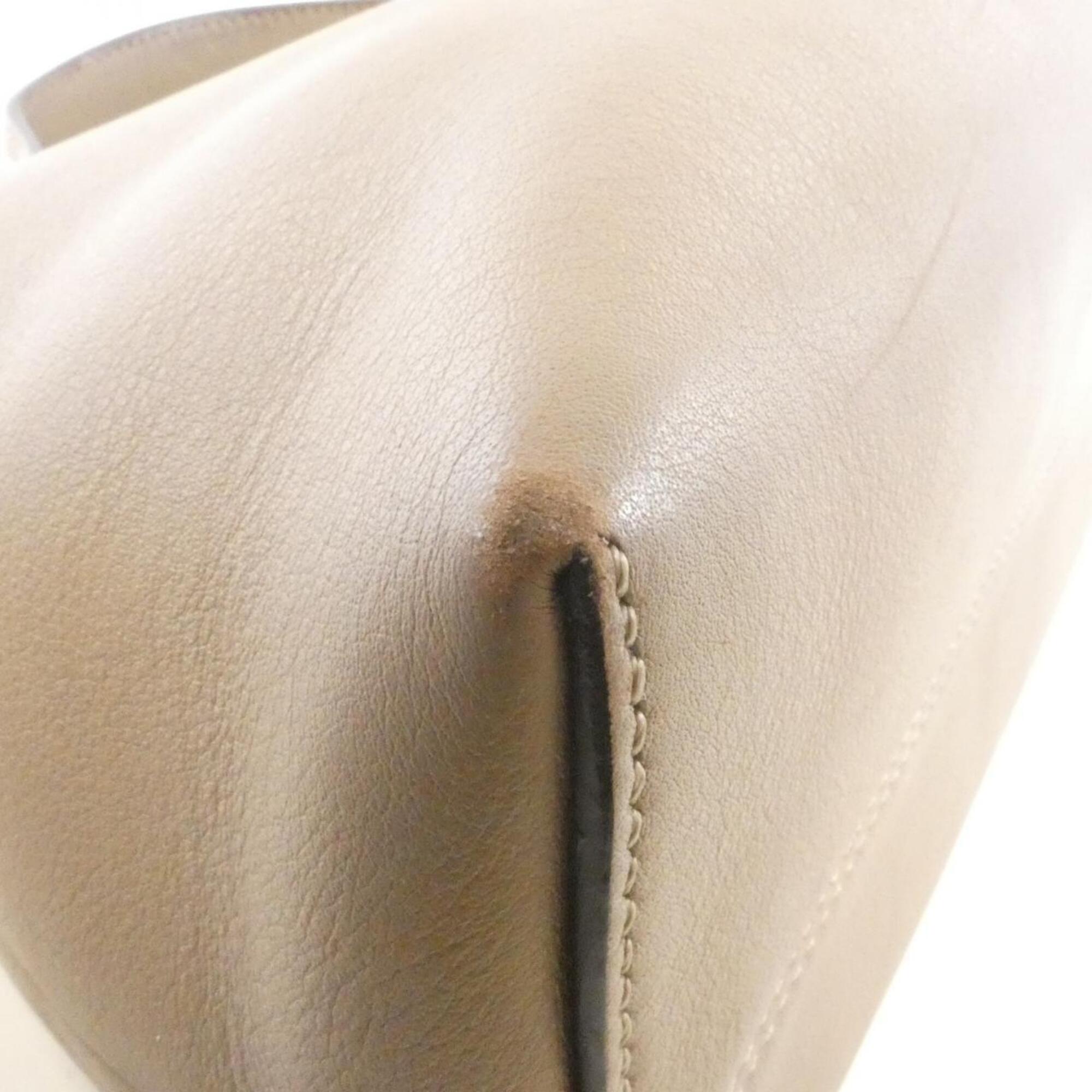 Fendi Beige Leather Handbag (Pre-Owned)