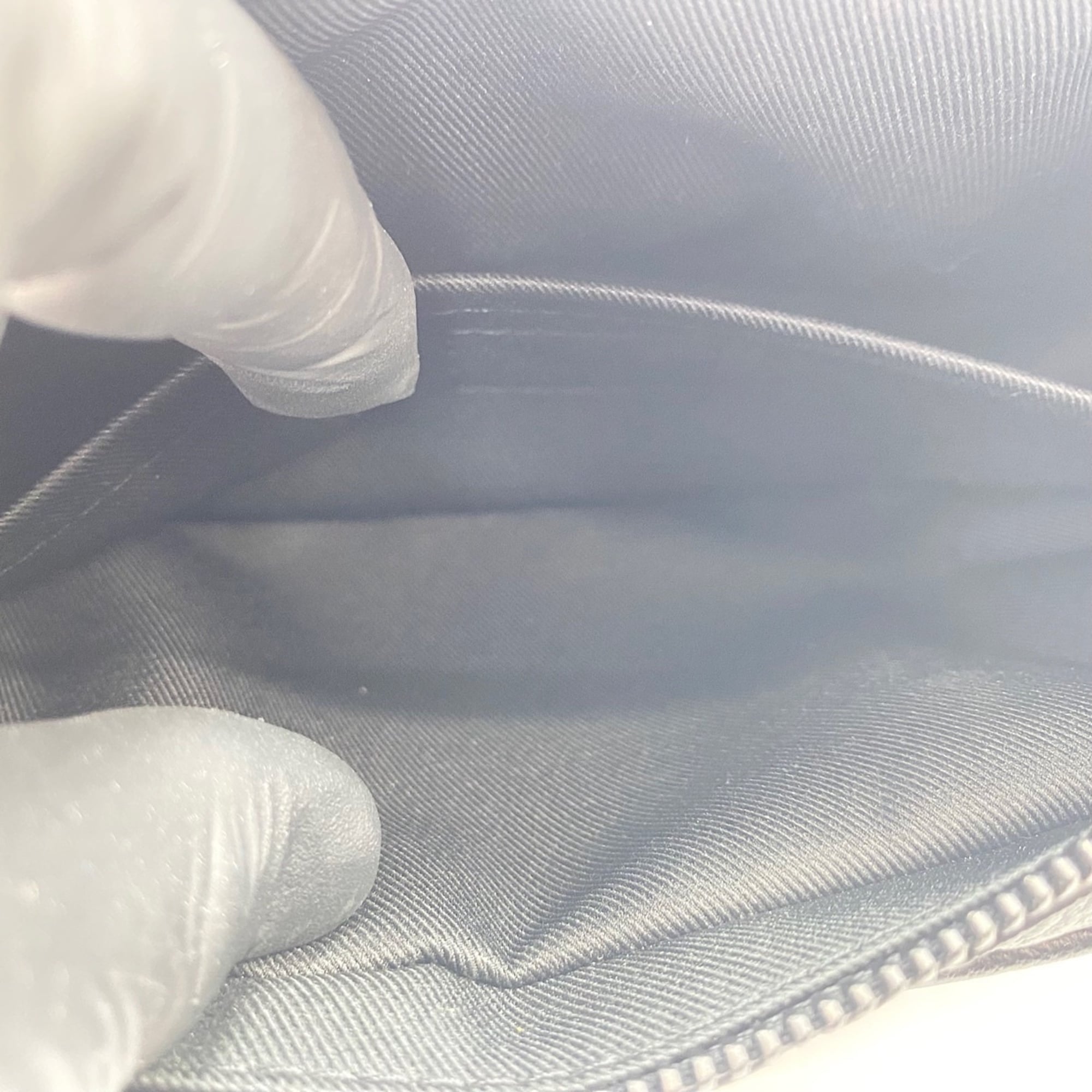 Louis Vuitton Black Shoulder Bag (Pre-Owned)