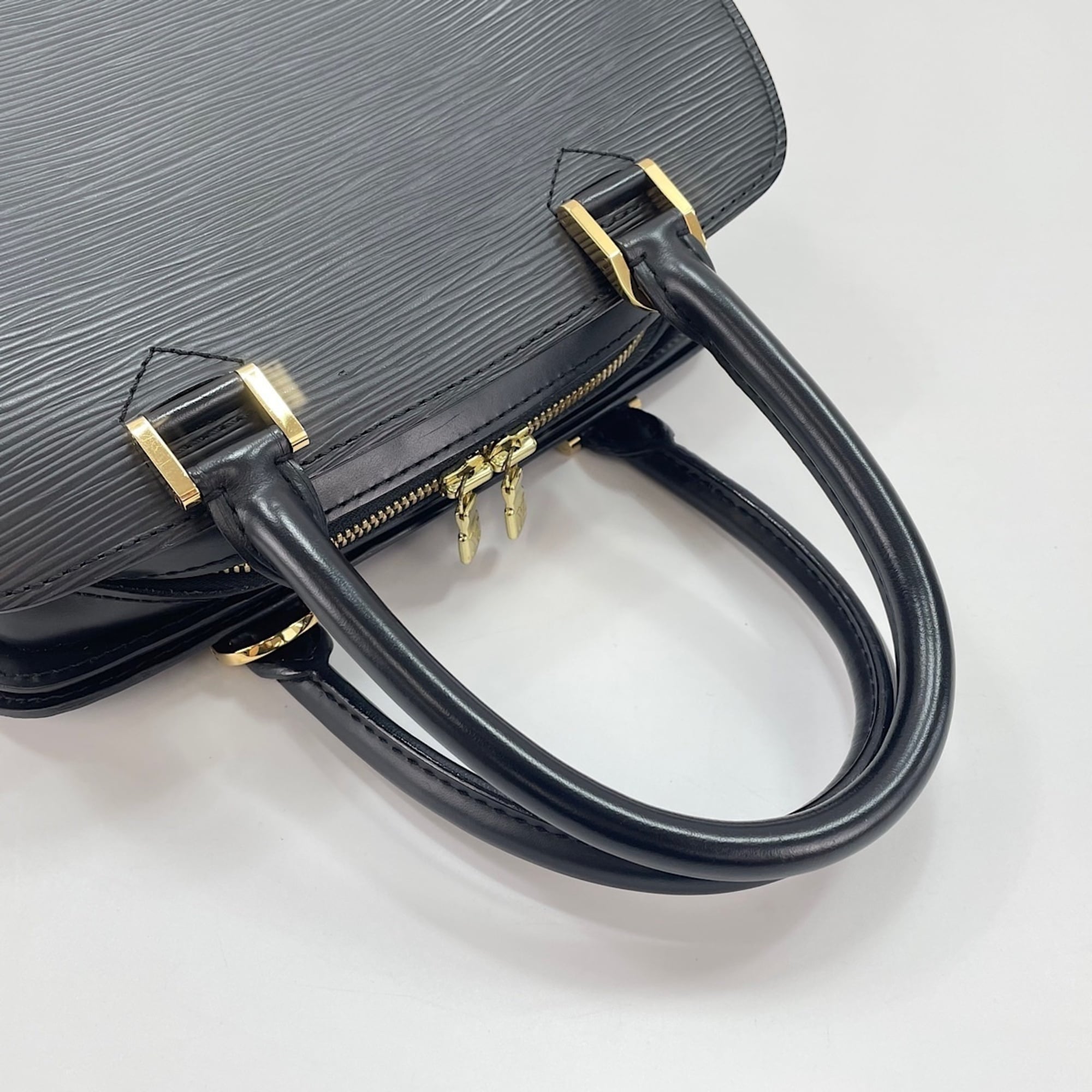 Louis Vuitton Black Galle Handbag (Pre-Owned)
