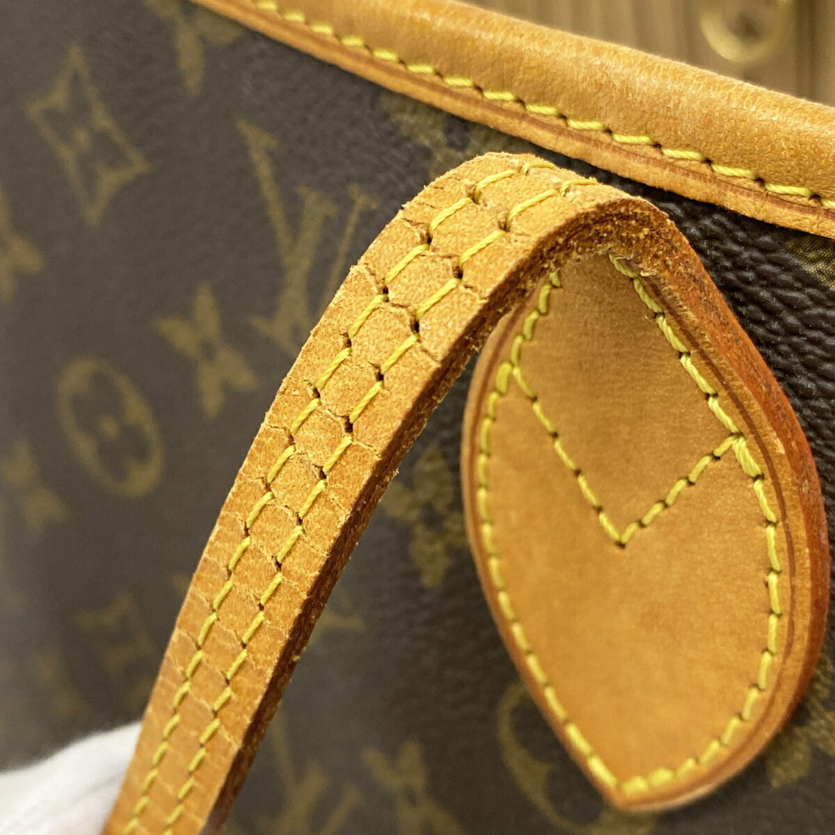 Louis Vuitton Brown Tote Bag (Pre-Owned)