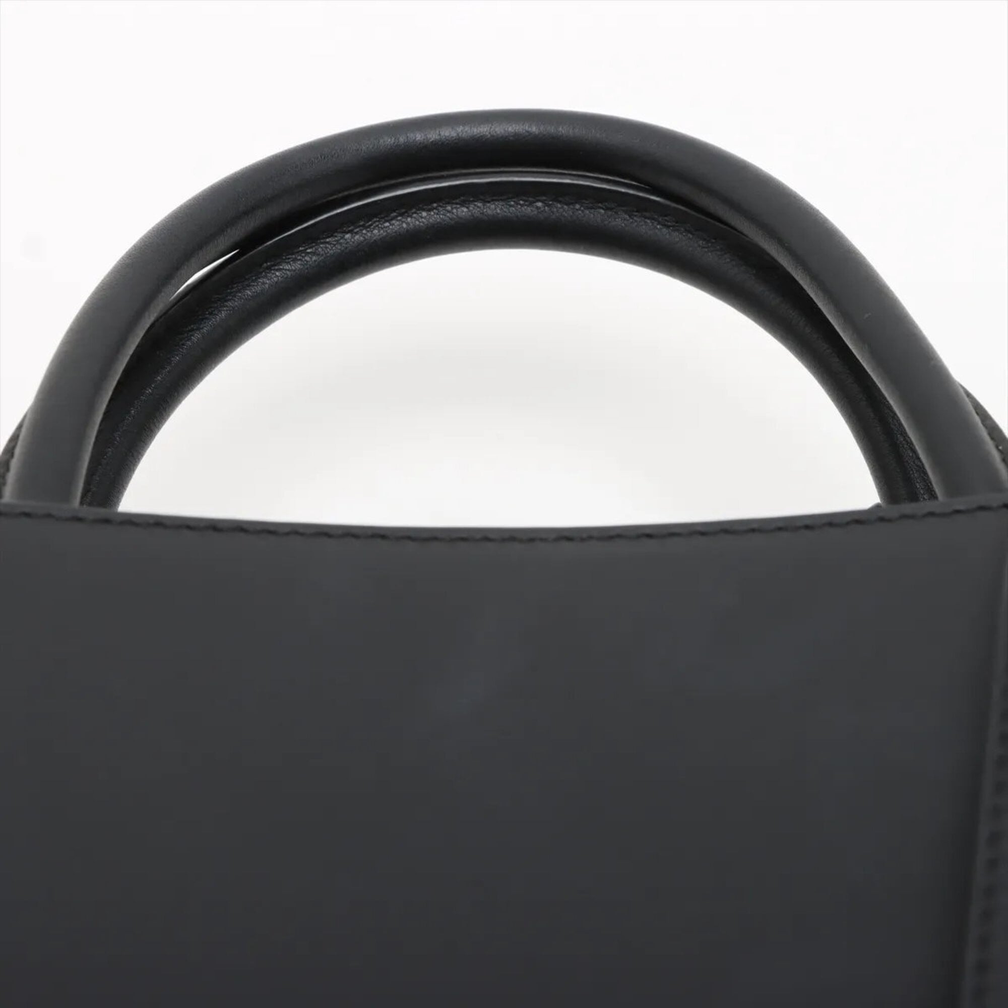 Fendi Black Leather Handbag Tote Bag (Pre-Owned)