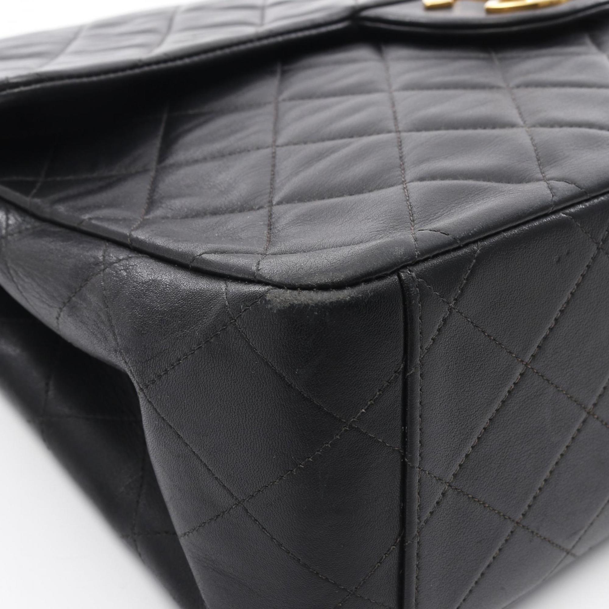 Chanel Black Leather Shoulder Bag (Pre-Owned)