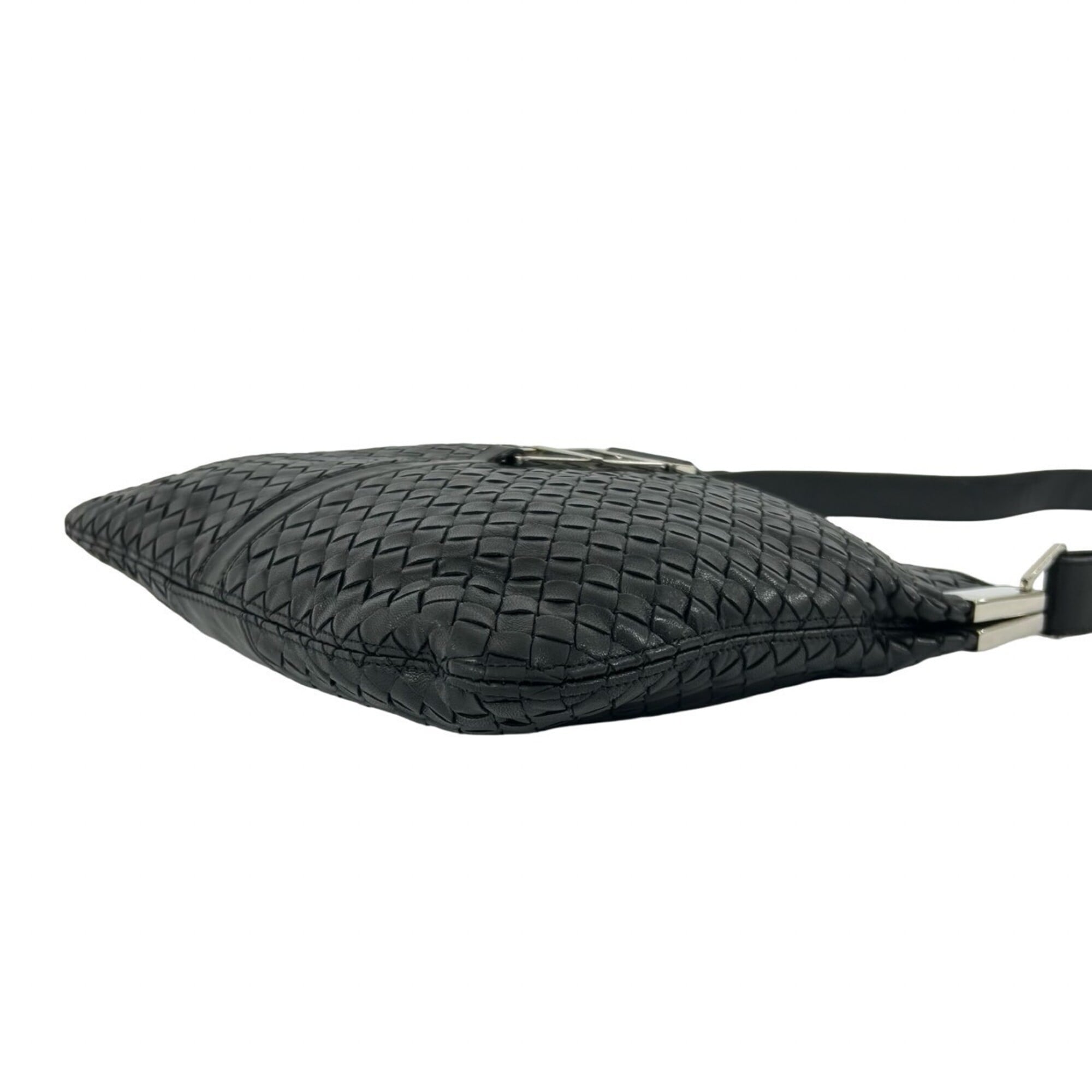 Bottega Veneta Black Leather Pochette Shoulder Bag (Pre-Owned)