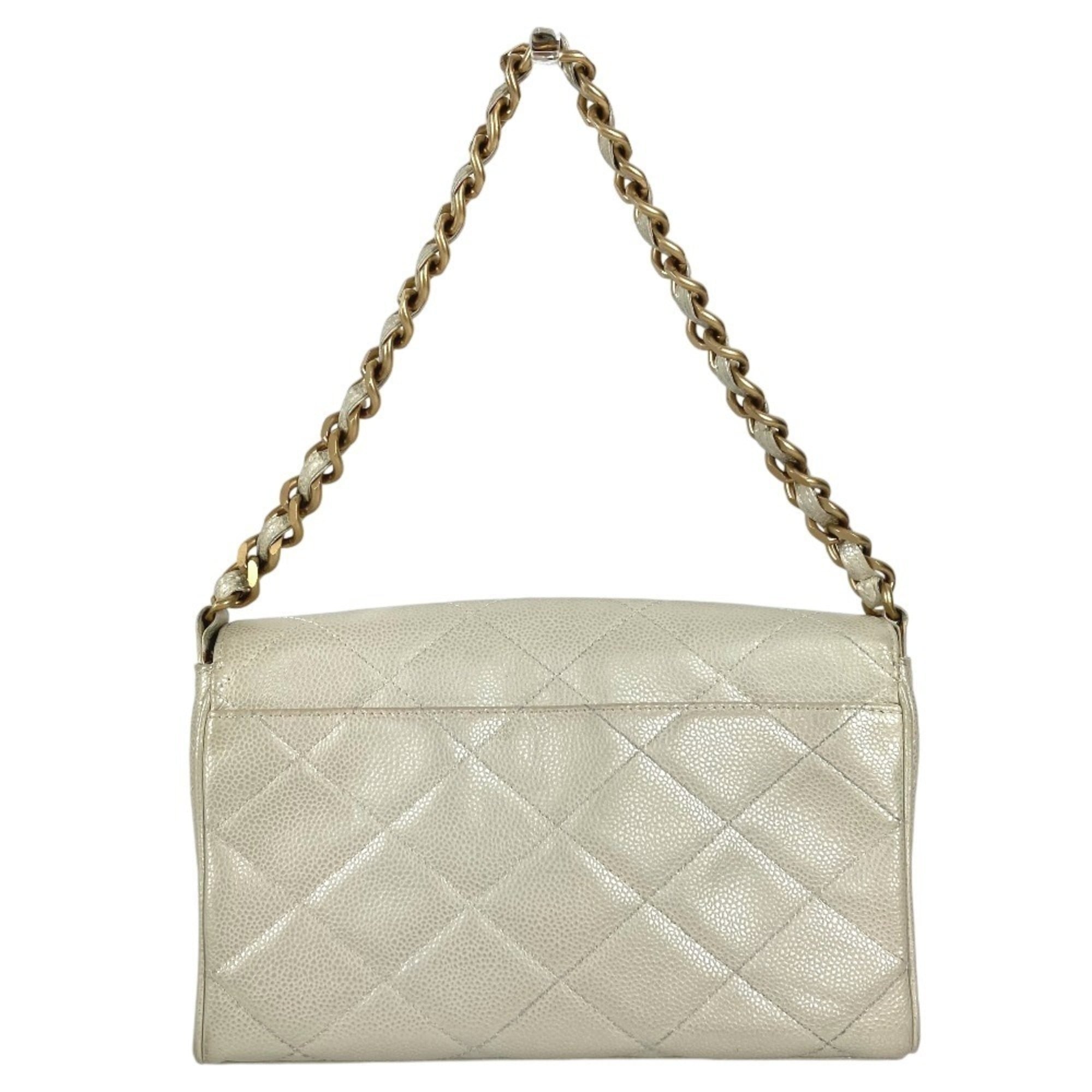 Chanel Matelasse White Grained Calfskin Shoulder Bag (Pre-Owned)