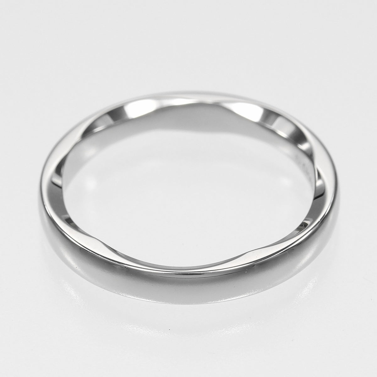 Chanel Silver Platinum 950 Band Ring (Pre-Owned)