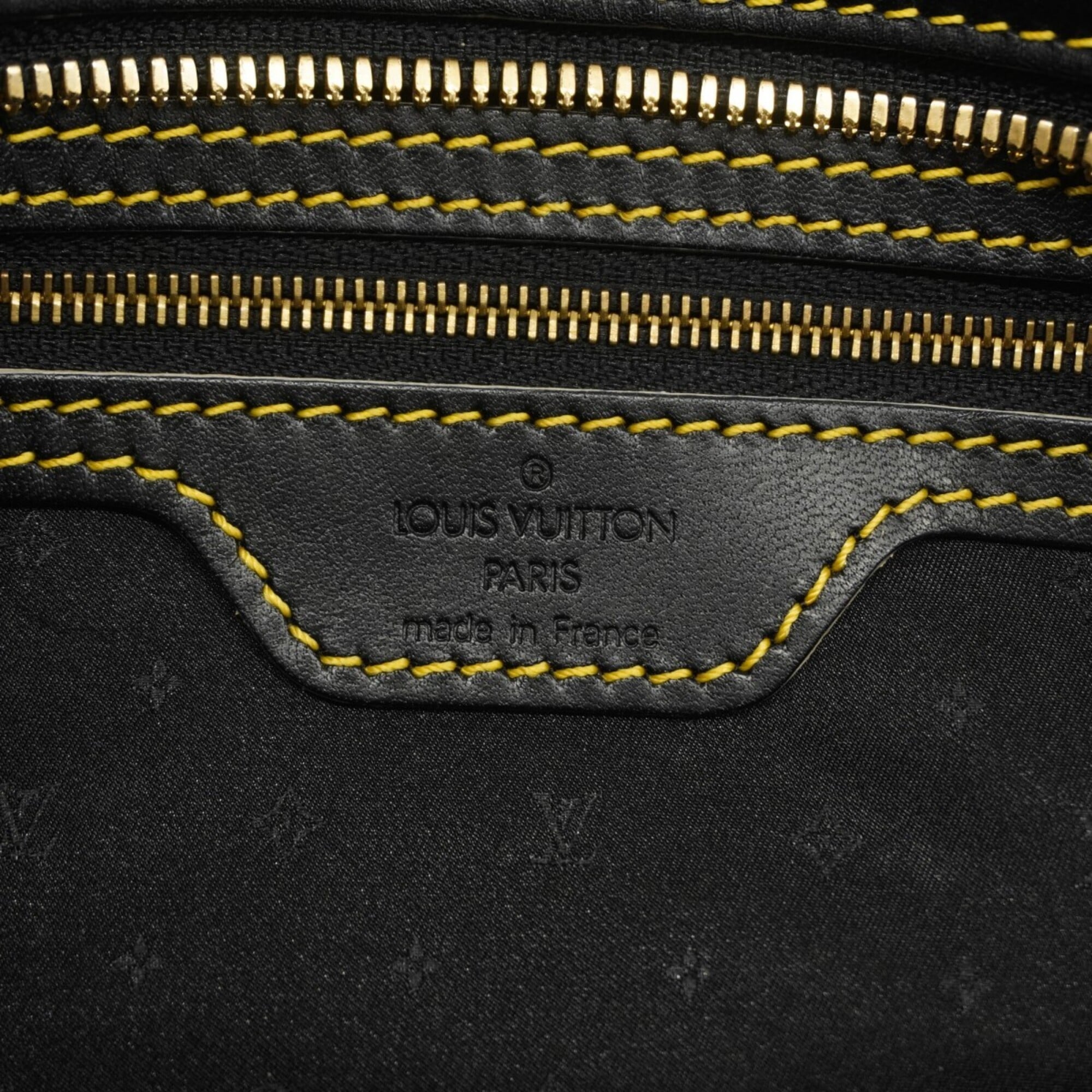 Louis Vuitton Noir Handbag (Pre-Owned)
