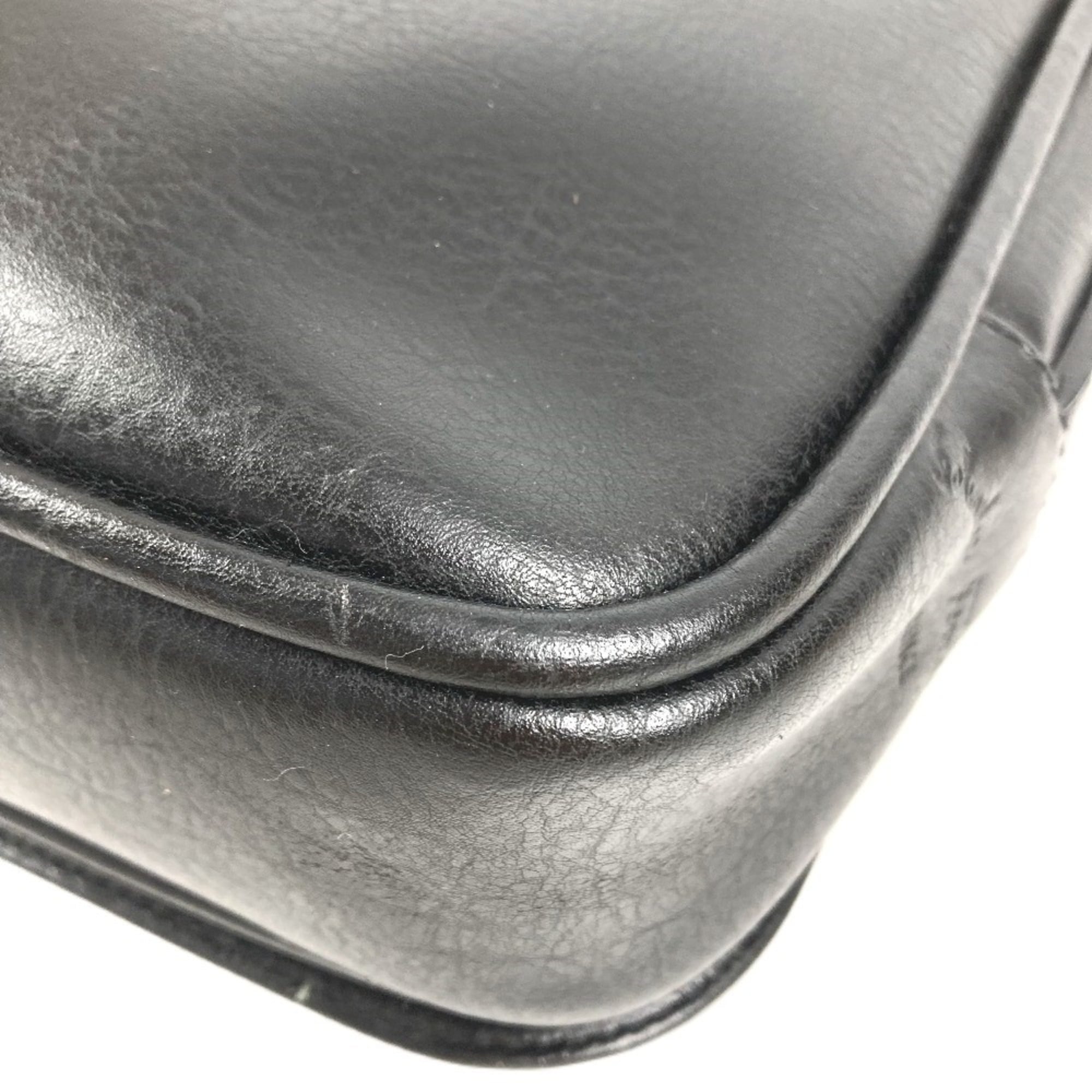 Salvatore Ferragamo Black Leather Messenger Bag Shoulder Bag (Pre-Owned)