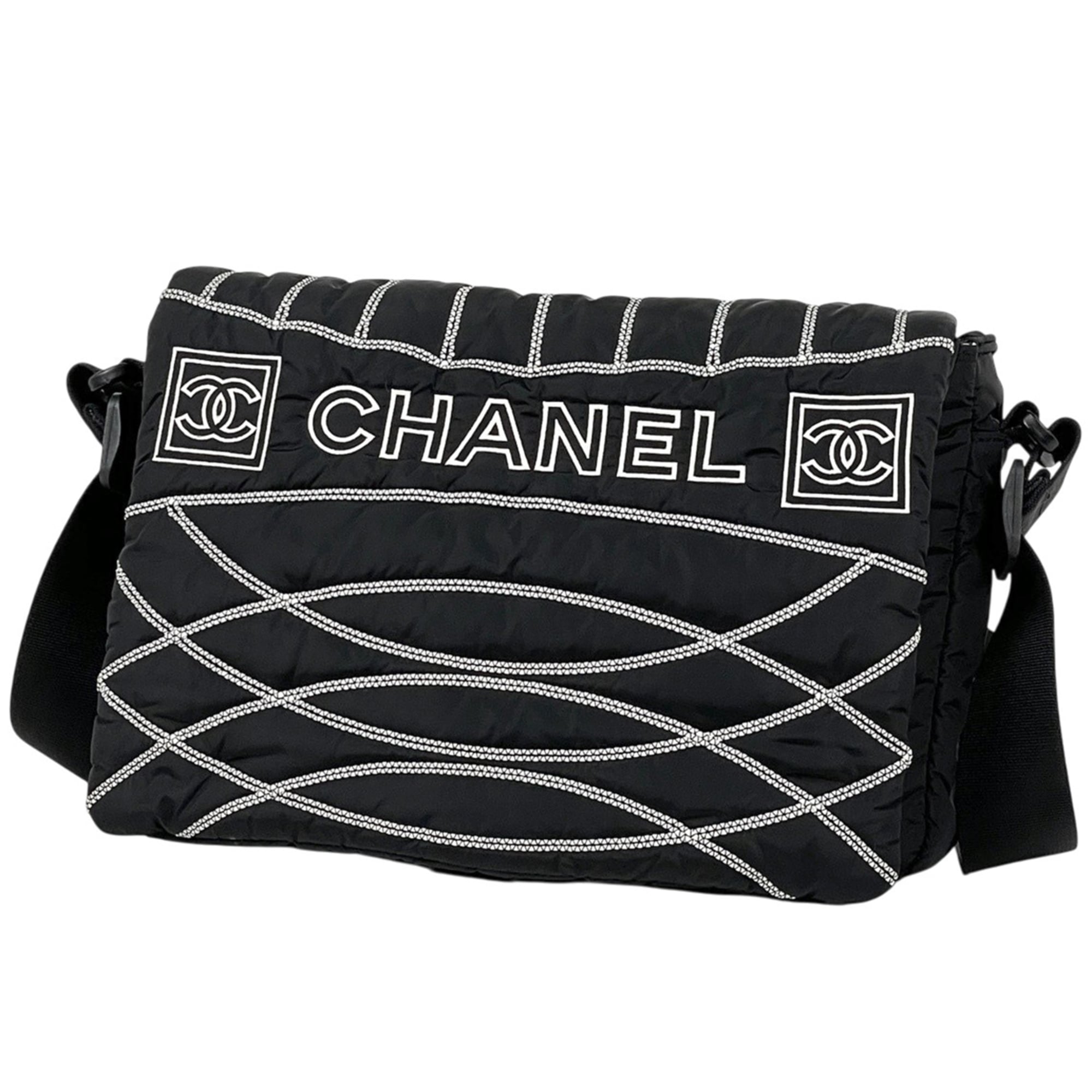Chanel Black Nylon Messenger Bag Shoulder Bag (Pre-Owned)