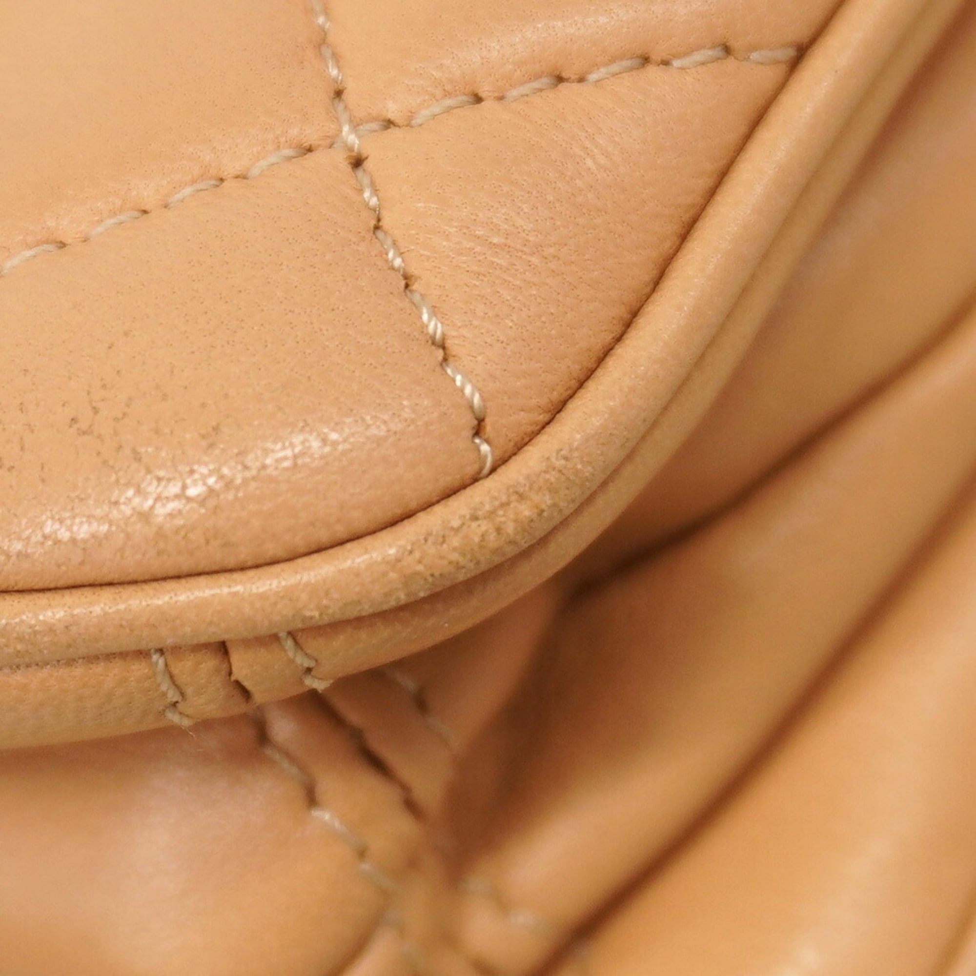 Chanel Beige Leather Shoulder Bag (Pre-Owned)
