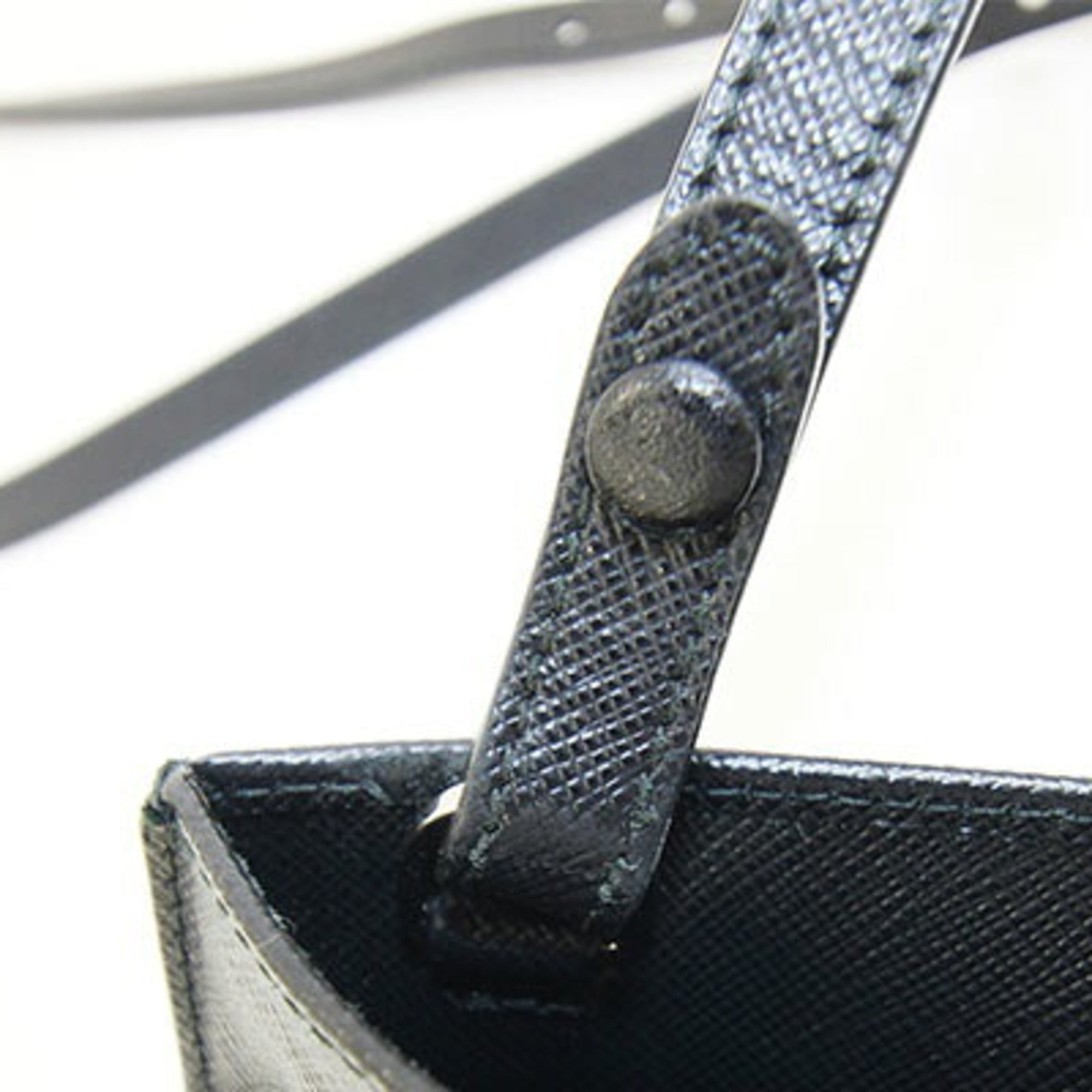 Prada Black Leather Pochette Shoulder Bag (Pre-Owned)