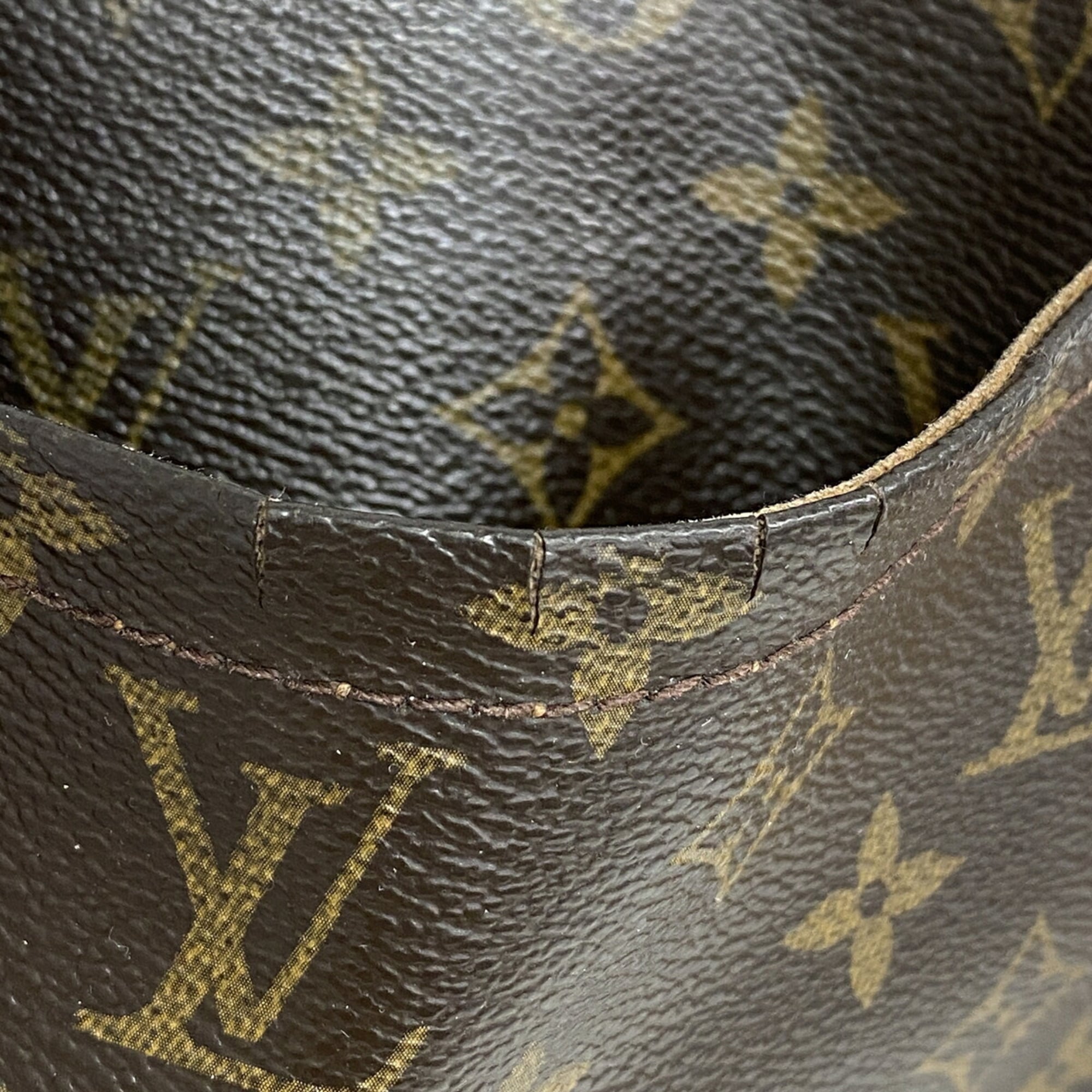 Louis Vuitton Brown Shoulder Bag (Pre-Owned)