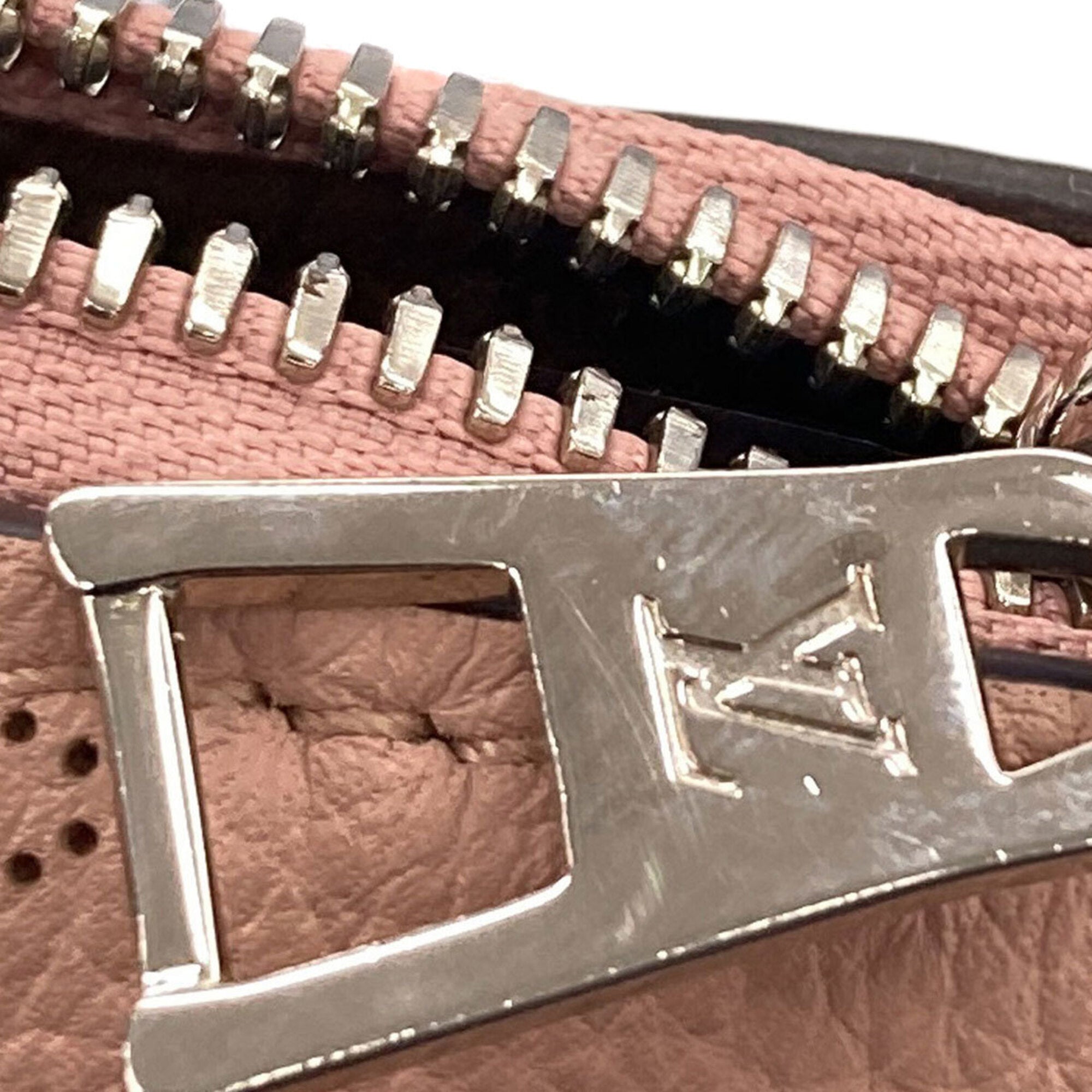 Louis Vuitton Magnolia Mahina Leather Handbag (Pre-Owned)