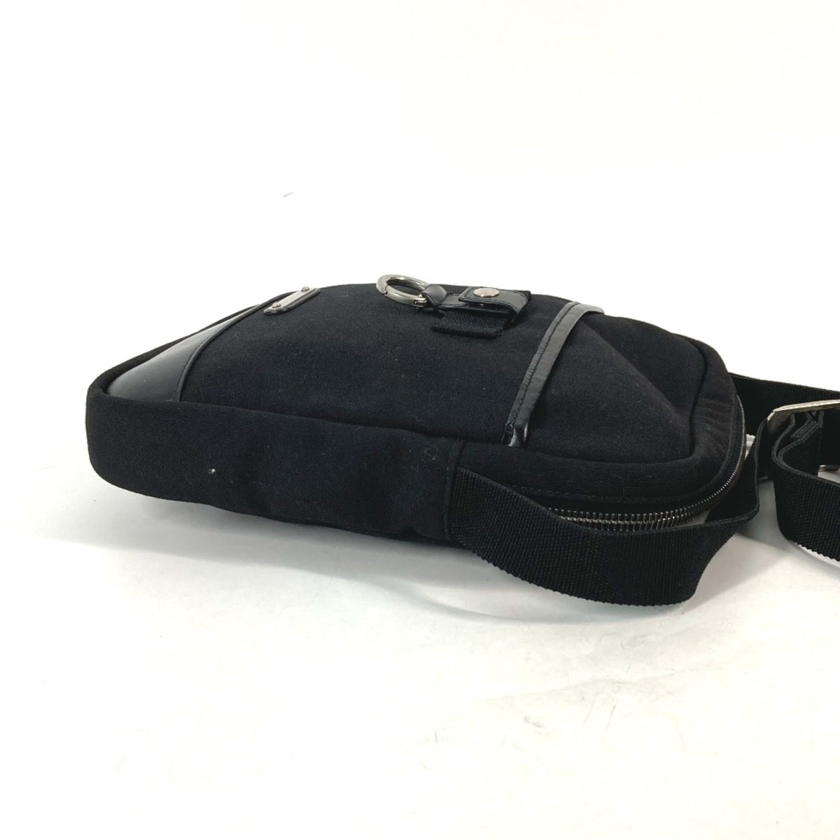 Saint Laurent Black Leather Shoulder Bag (Pre-Owned)