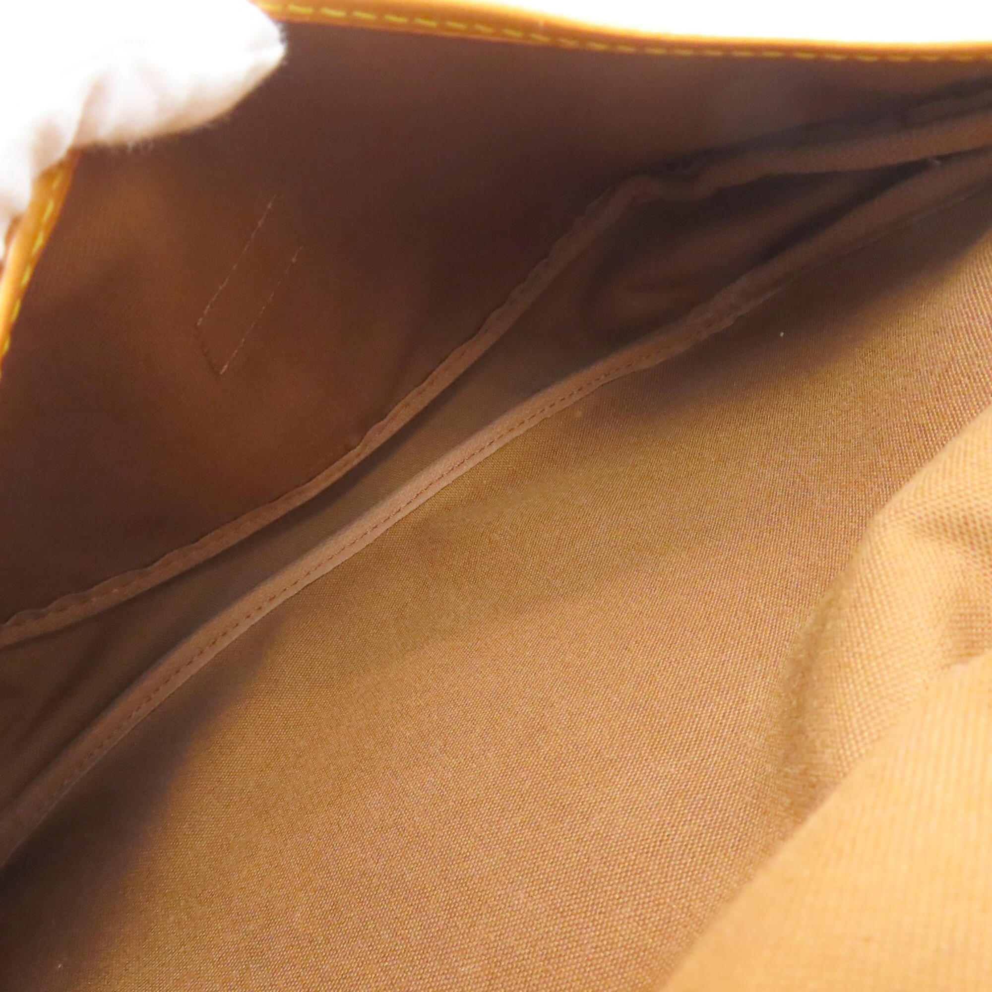 Louis Vuitton Monogram Monogram Shoulder Bag (Pre-Owned)