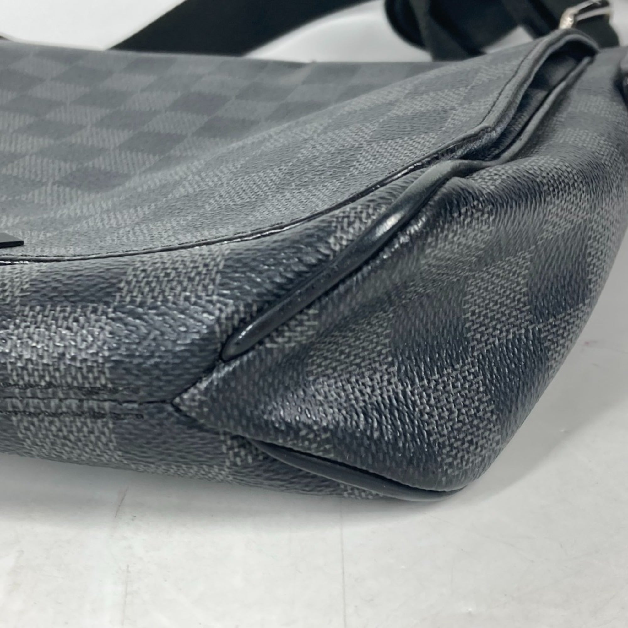 Louis Vuitton Black Damier Graphite Shoulder Bag (Pre-Owned)