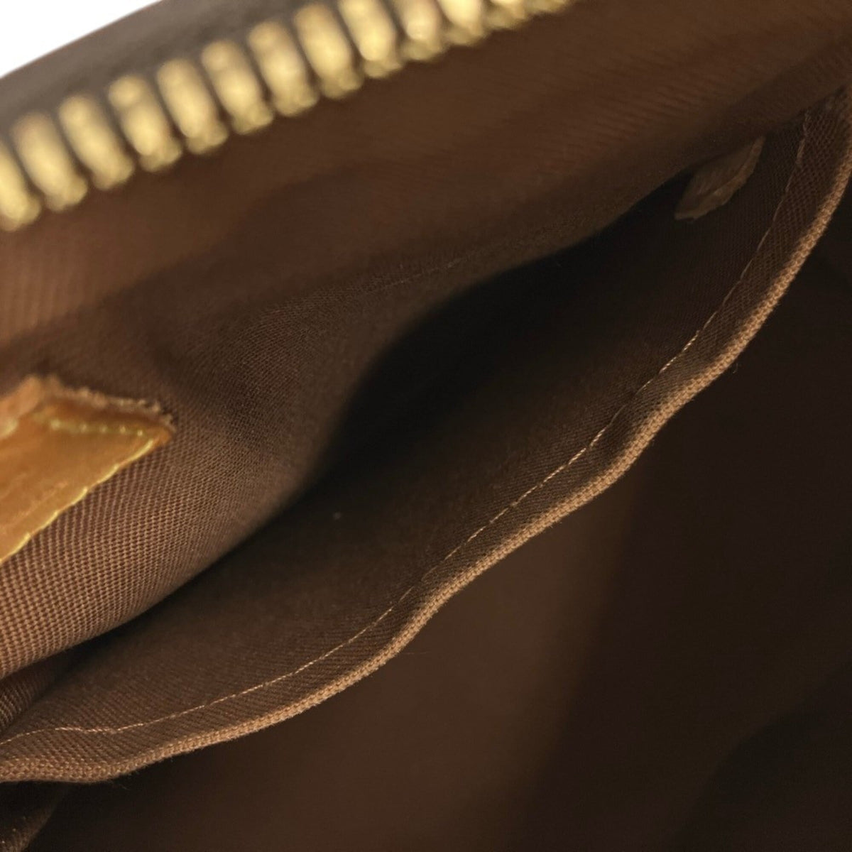Louis Vuitton Brown Monogram Canvas Handbag (Pre-Owned)