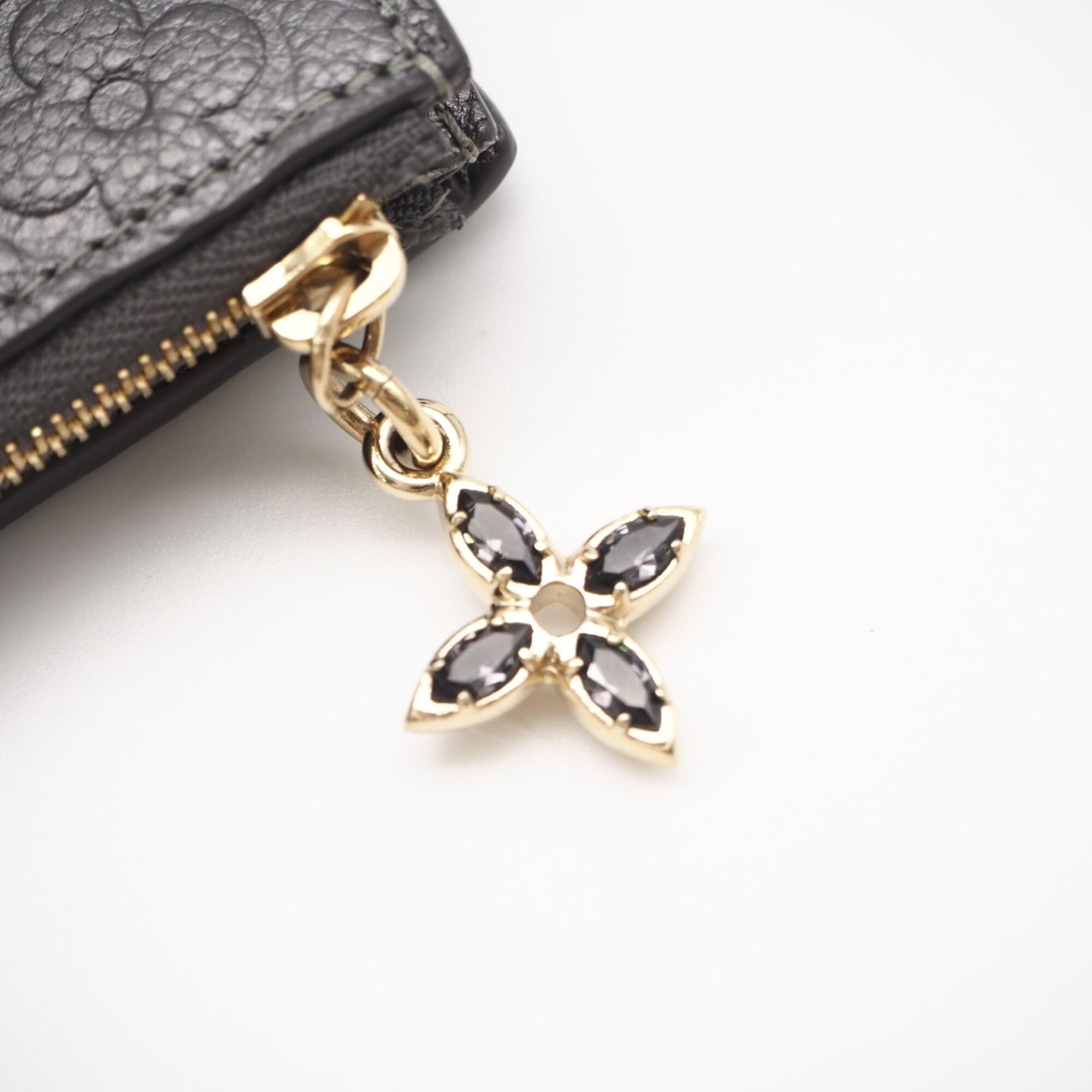 Louis Vuitton Silver Leather Wallet (Bi-Fold) (Pre-Owned)
