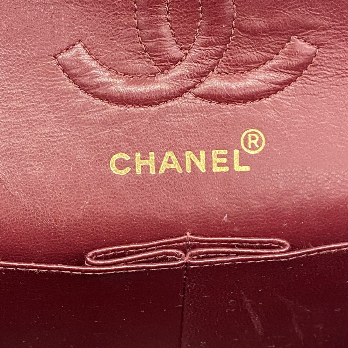 Chanel Black Leather Shoulder Bag (Pre-Owned)