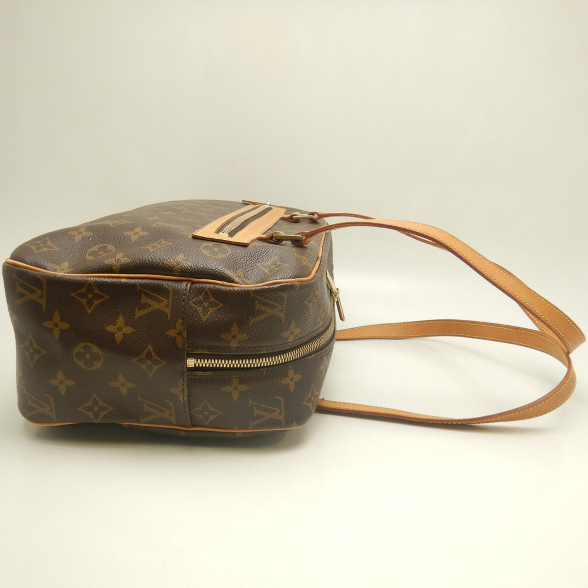 Louis Vuitton Brown Monogram Monogram Canvas Shoulder Bag (Pre-Owned)