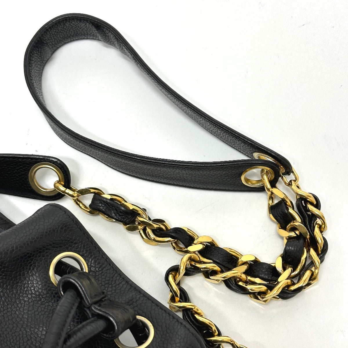 Chanel Black Leather Shoulder Bag (Pre-Owned)