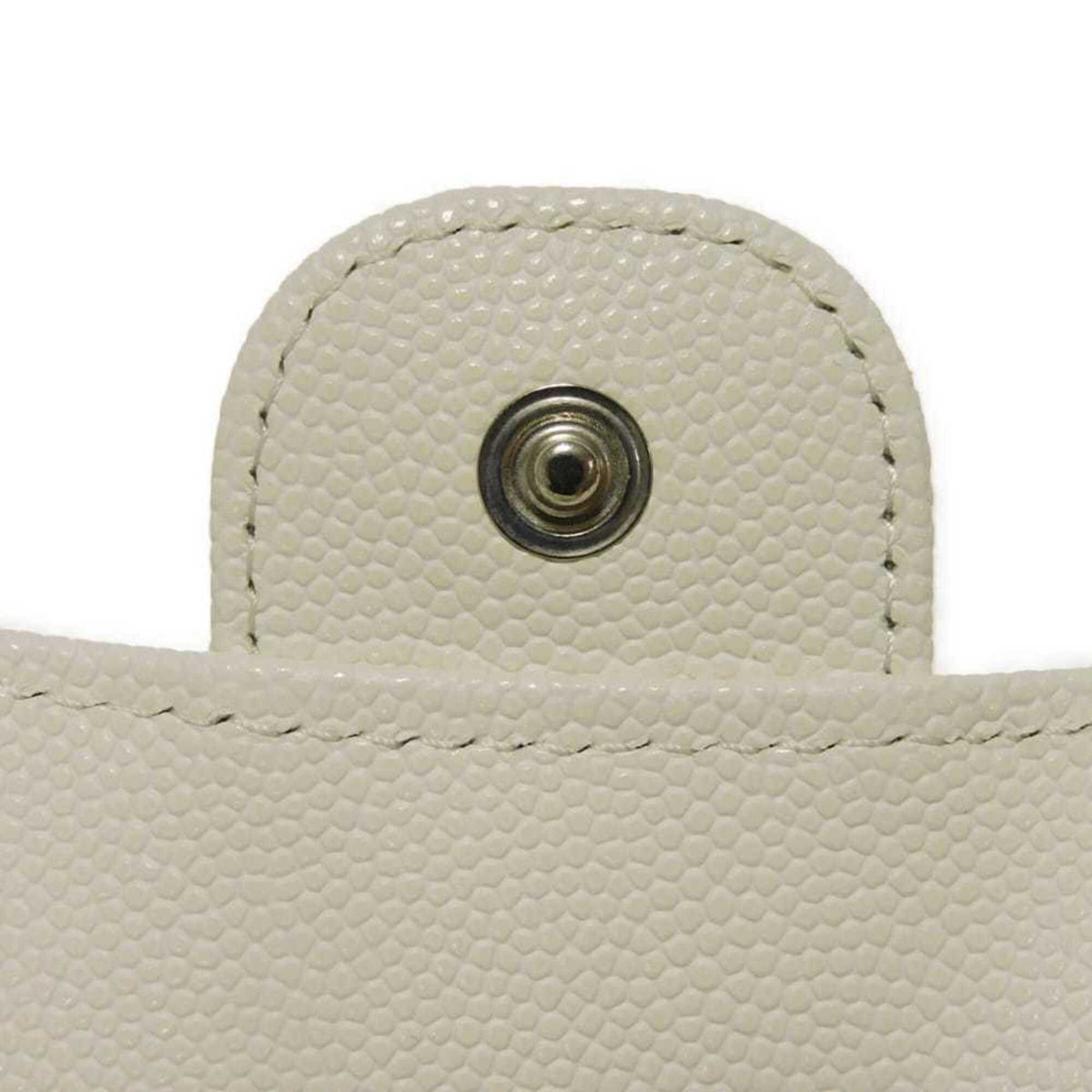 Chanel White Leather Wallet (Tri-Fold) (Pre-Owned)