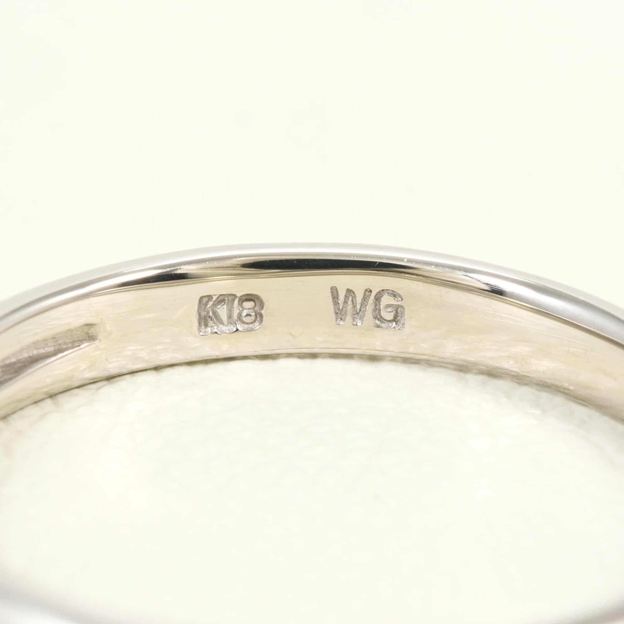 Unbranded White Gold White Gold (18K) Band Ring (Pre-Owned)