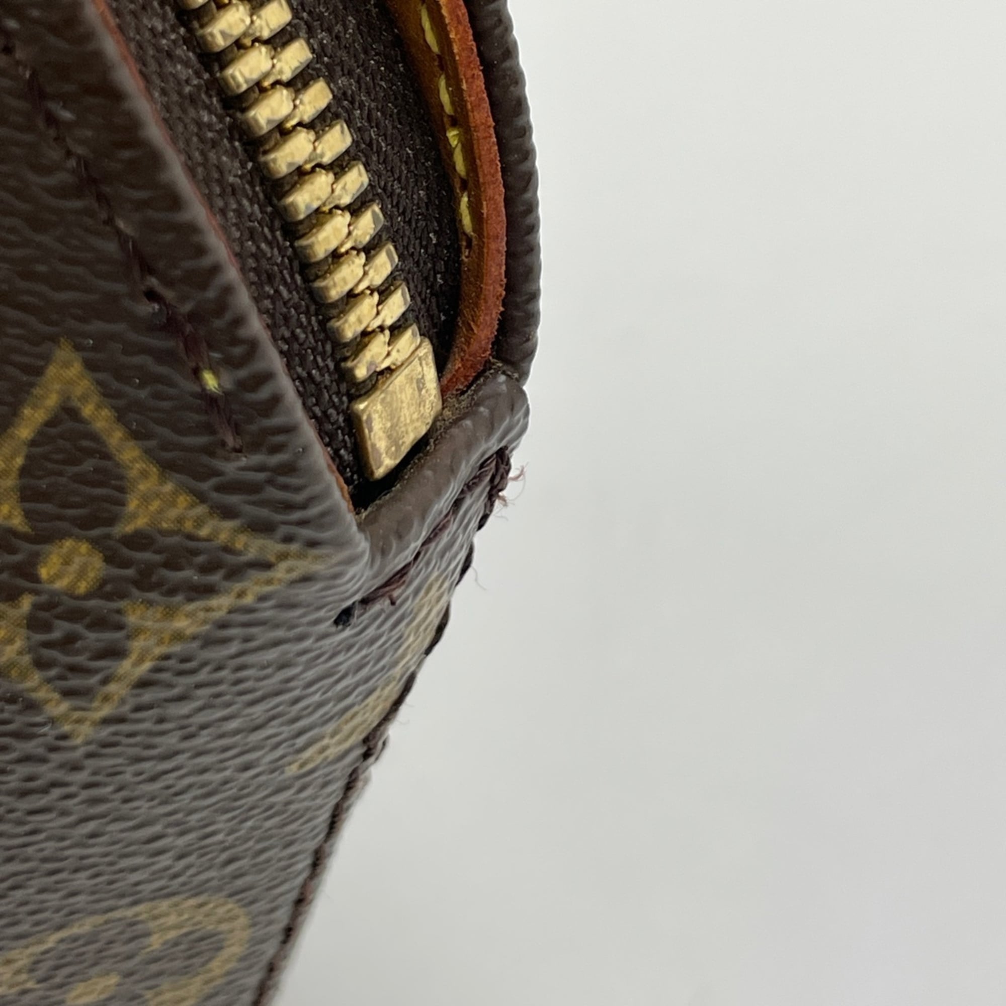 Louis Vuitton Brown Monogram Monogram Handbag (Pre-Owned)