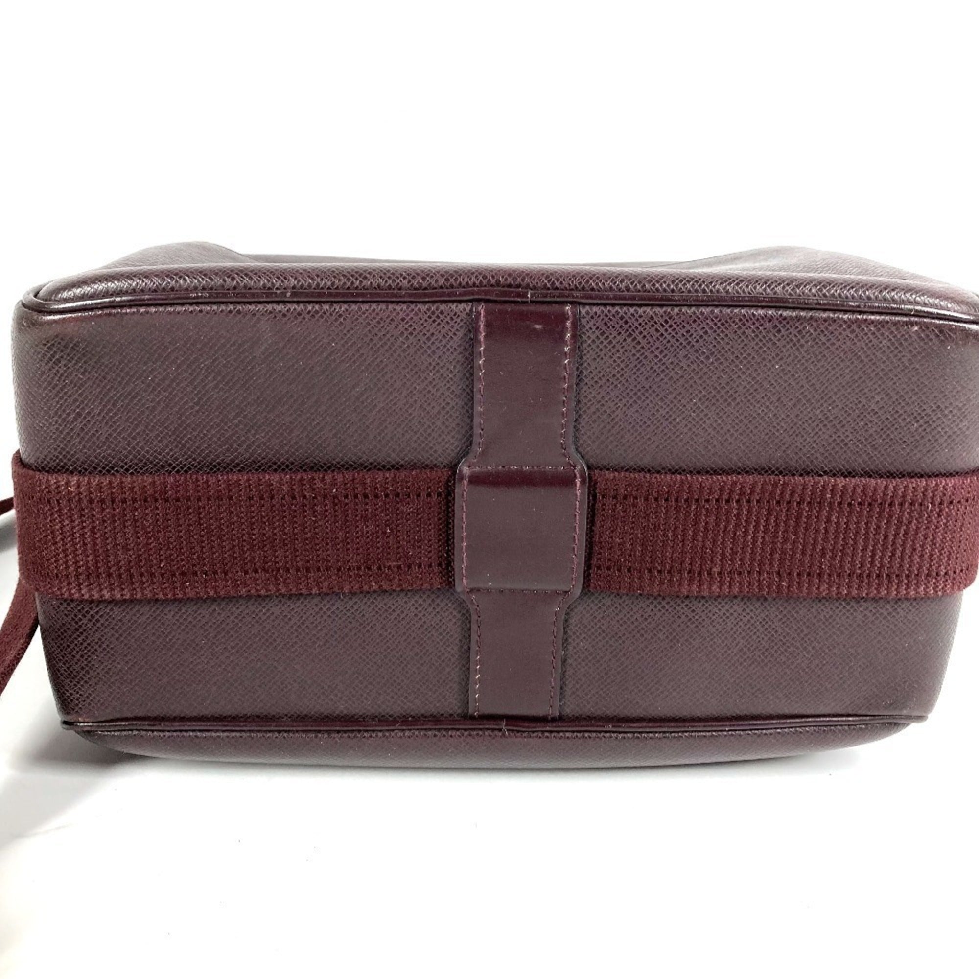 Louis Vuitton Purple Taiga Leather Shoulder Bag (Pre-Owned)