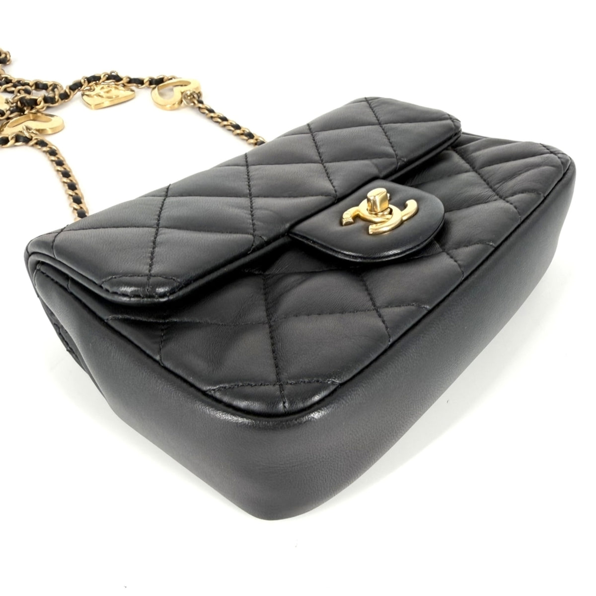 Chanel Black Leather Shoulder Bag (Pre-Owned)