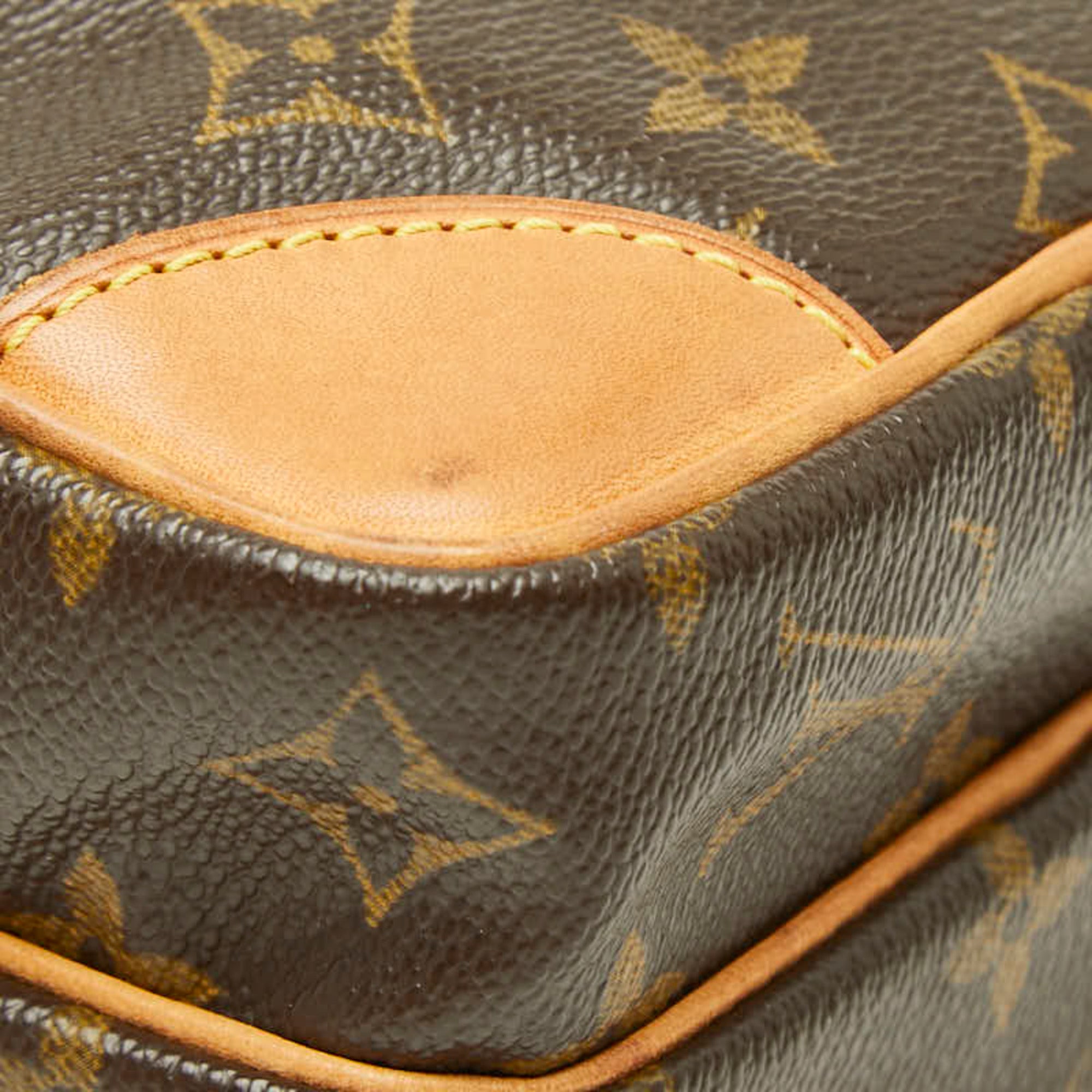 Louis Vuitton Brown Pvc Leather Shoulder Bag (Pre-Owned)