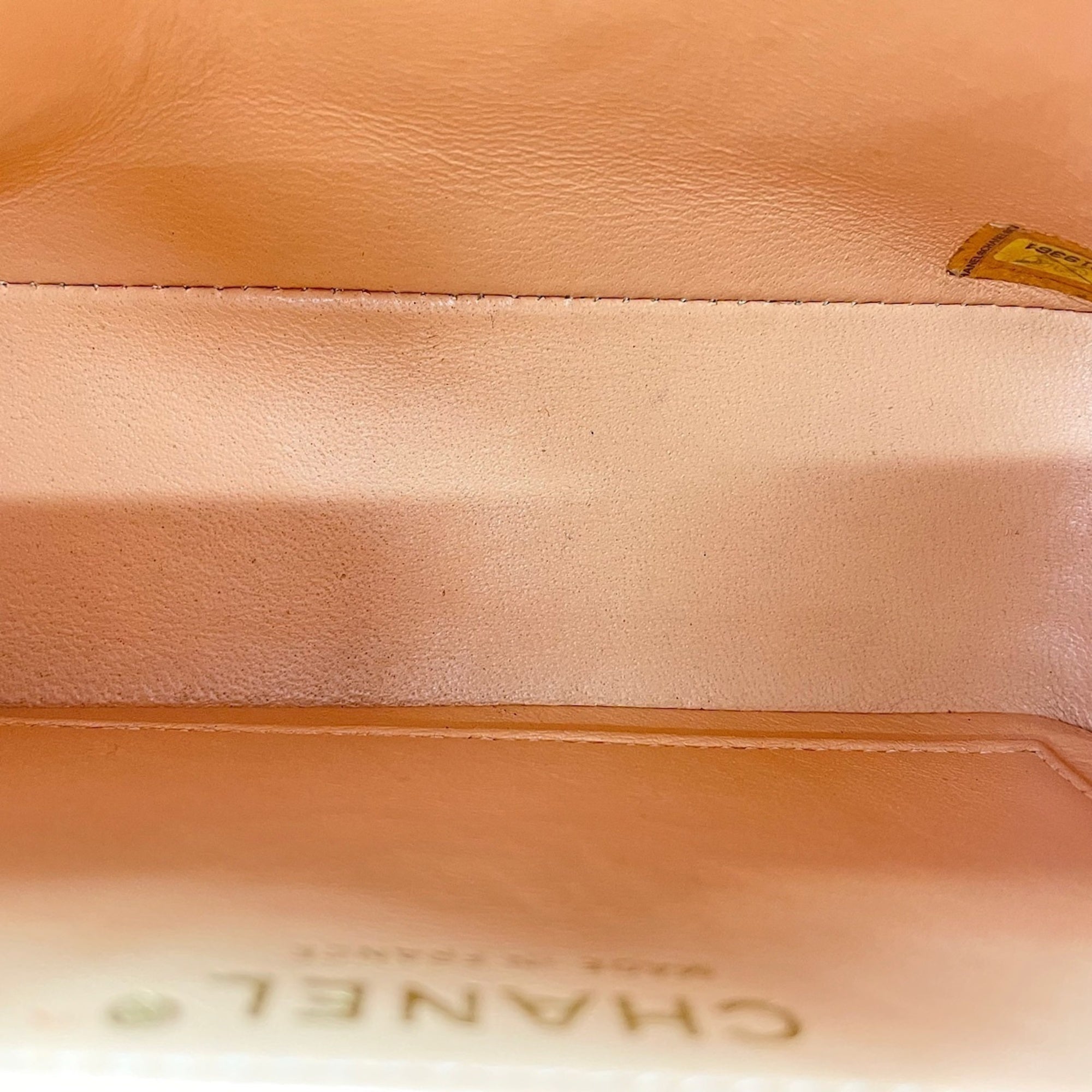 Chanel Orange Shoulder Bag (Pre-Owned)