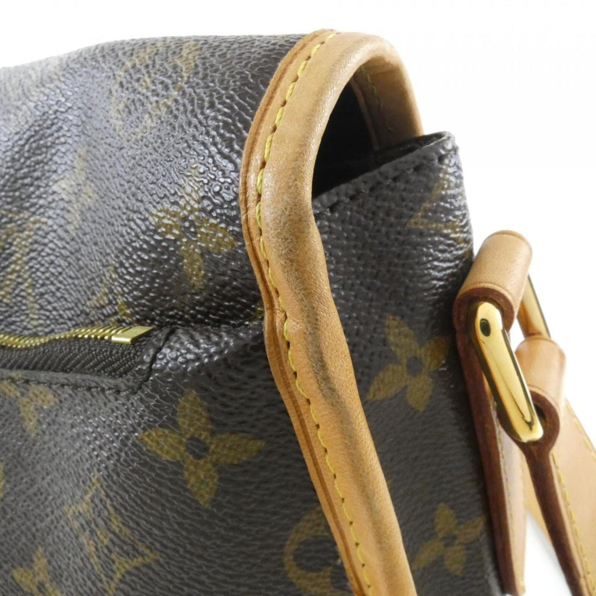 Louis Vuitton Marron Coated Canvas Shoulder Bag (Pre-Owned)