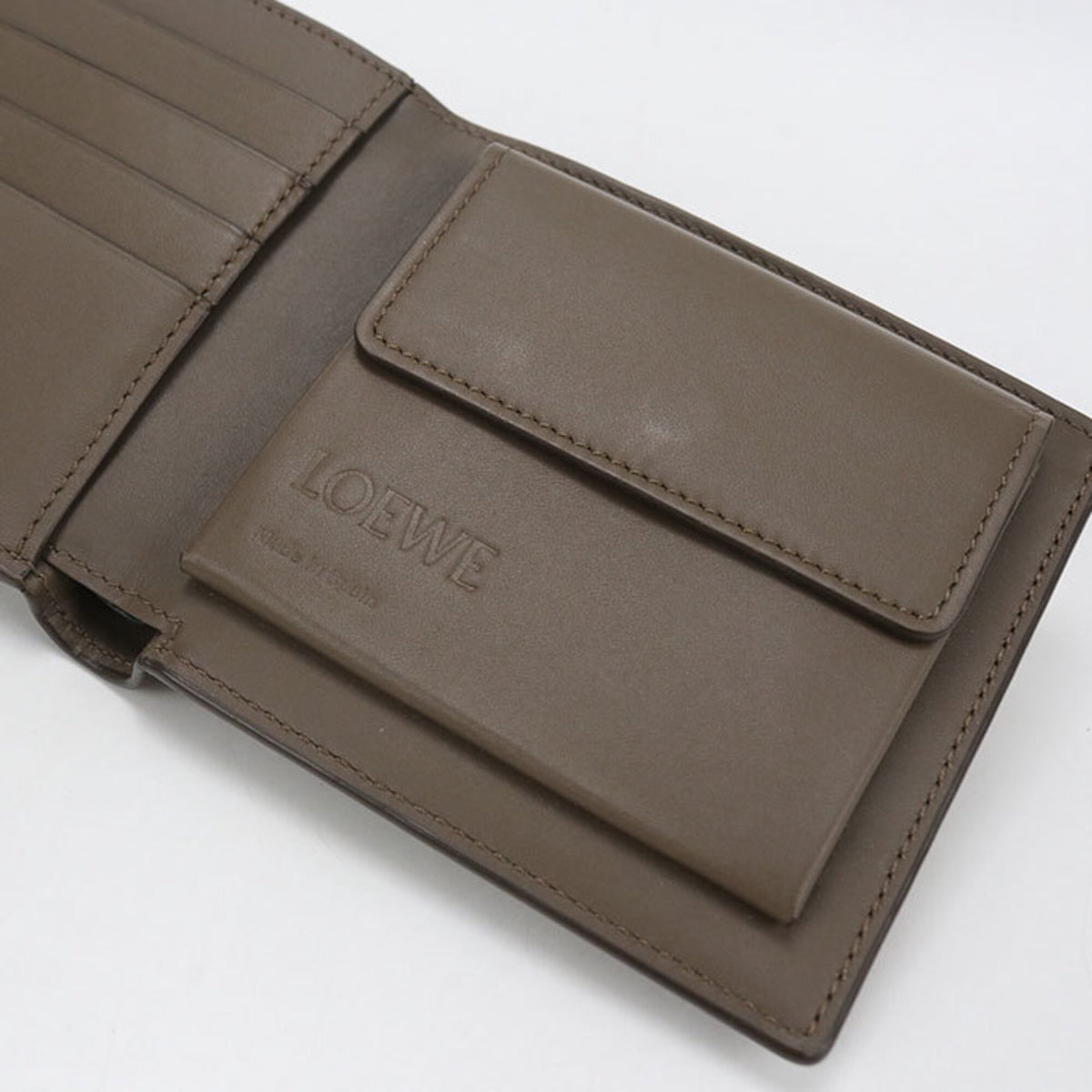 Loewe Brown Leather Wallet (Bi-Fold) (Pre-Owned)